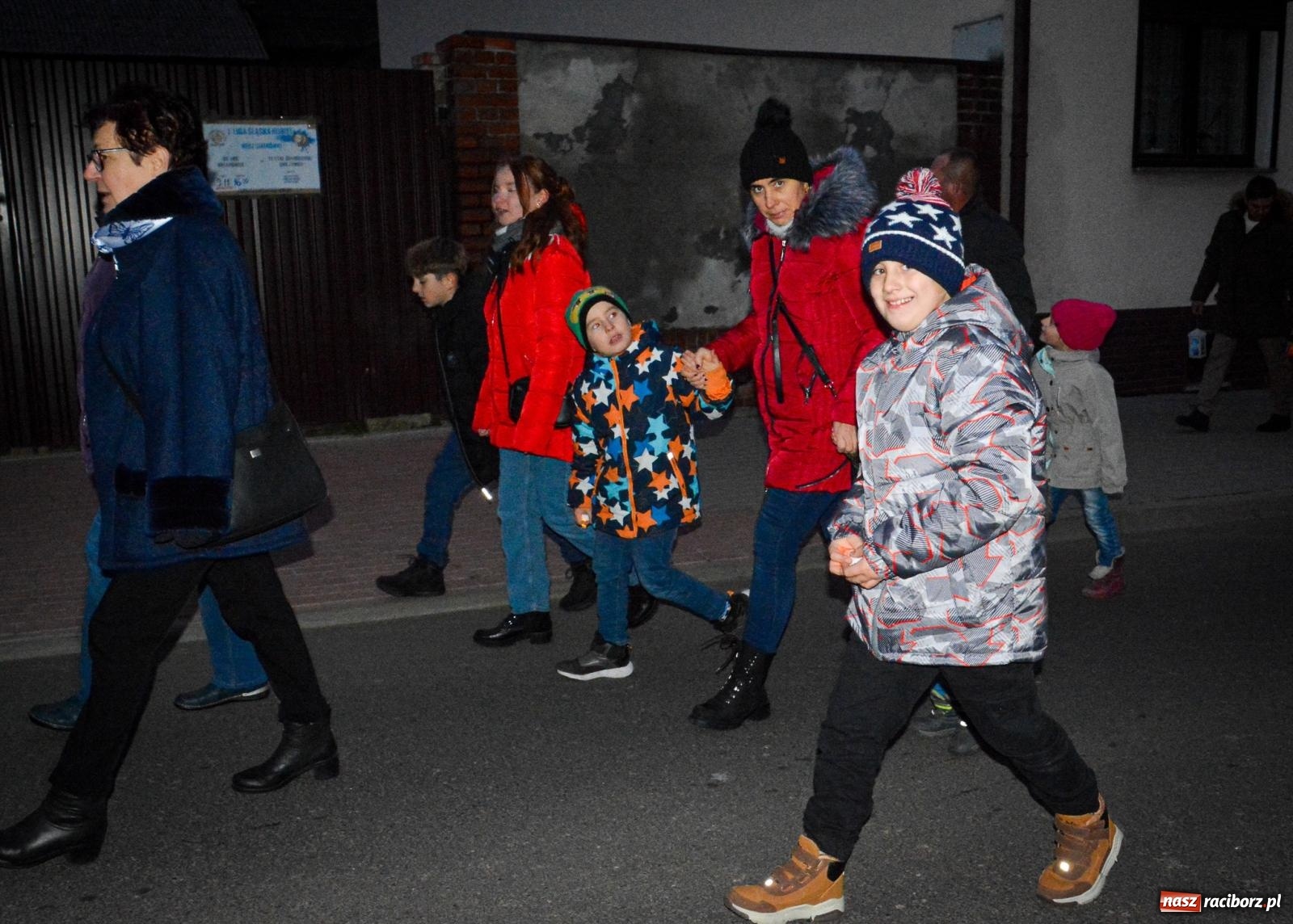 Zdjęcie w galerii na portalu naszraciborz.pl: Gęś i coca-cola. Święty Marcin przywitał mieszkańców Krzanowic w rytmie dixie wiadomości z regionu