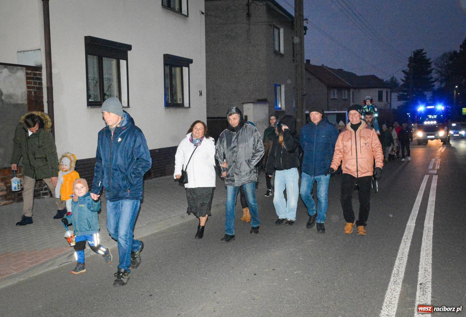 Zdjęcie w galerii na portalu naszraciborz.pl: Gęś i coca-cola. Święty Marcin przywitał mieszkańców Krzanowic w rytmie dixie wiadomości z regionu