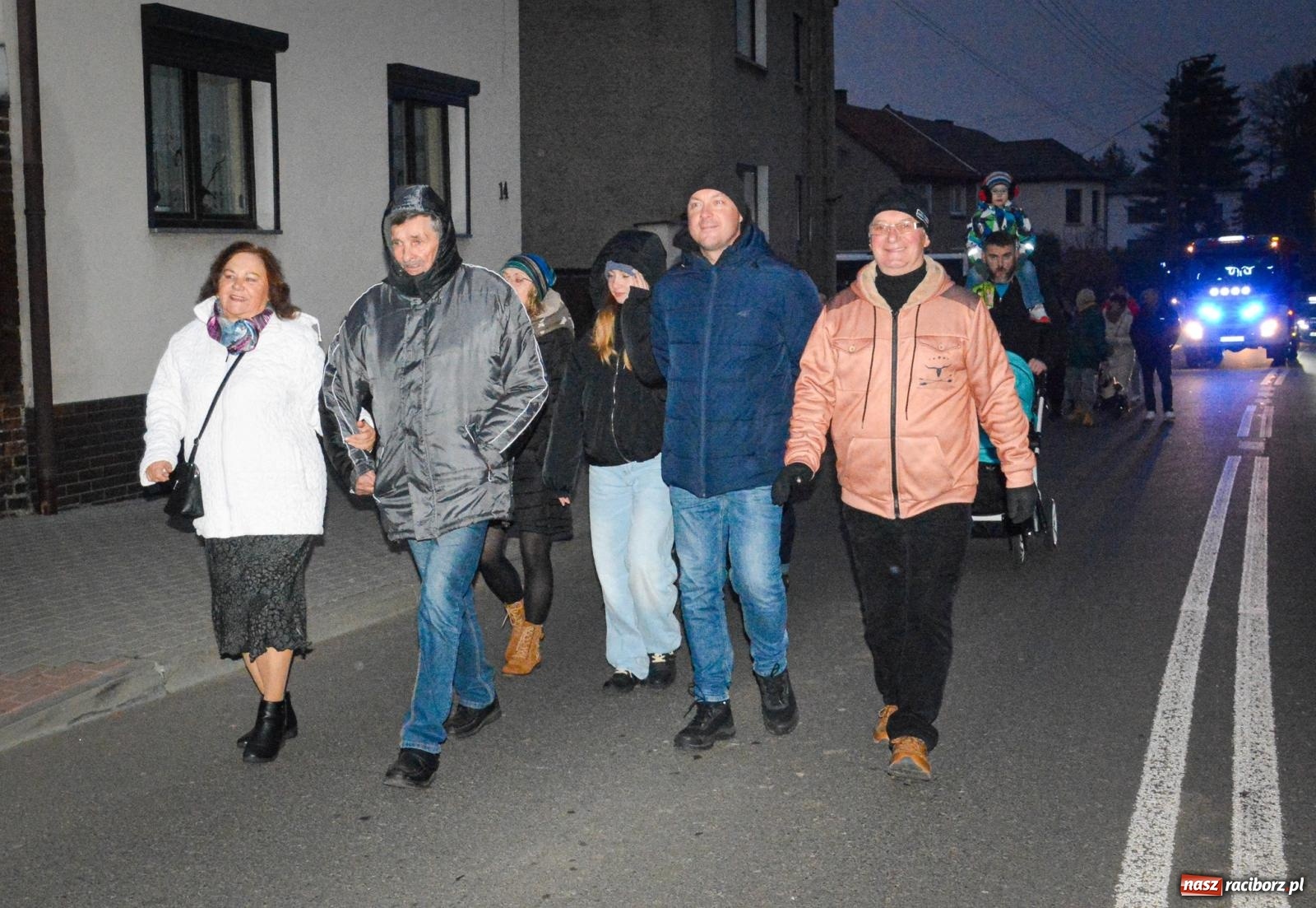 Zdjęcie w galerii na portalu naszraciborz.pl: Gęś i coca-cola. Święty Marcin przywitał mieszkańców Krzanowic w rytmie dixie wiadomości z regionu