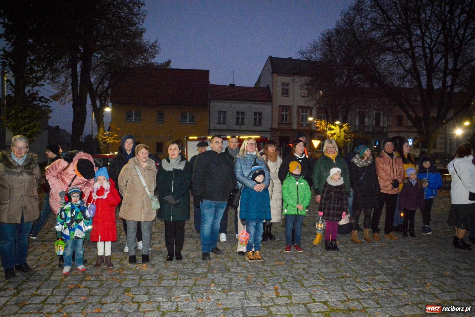 Zdjęcie w galerii na portalu naszraciborz.pl: Gęś i coca-cola. Święty Marcin przywitał mieszkańców Krzanowic w rytmie dixie wiadomości z regionu