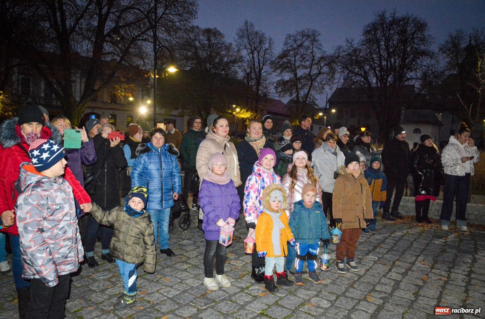 Zdjęcie w galerii na portalu naszraciborz.pl: Gęś i coca-cola. Święty Marcin przywitał mieszkańców Krzanowic w rytmie dixie wiadomości z regionu