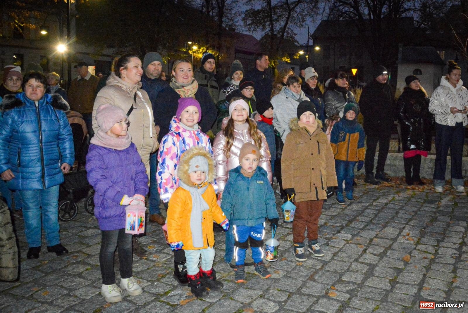 Zdjęcie w galerii na portalu naszraciborz.pl: Gęś i coca-cola. Święty Marcin przywitał mieszkańców Krzanowic w rytmie dixie wiadomości z regionu