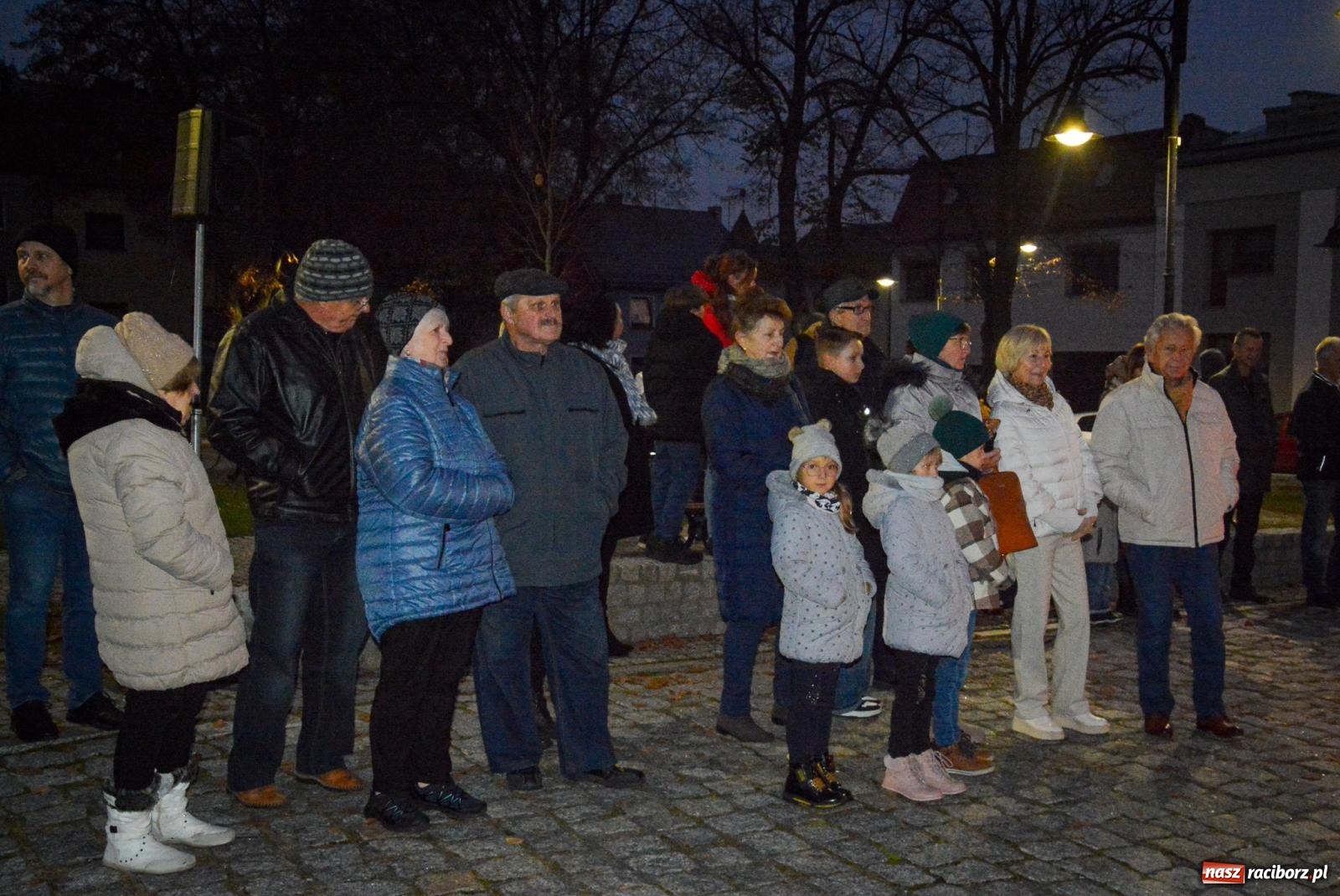 Zdjęcie w galerii na portalu naszraciborz.pl: Gęś i coca-cola. Święty Marcin przywitał mieszkańców Krzanowic w rytmie dixie wiadomości z regionu
