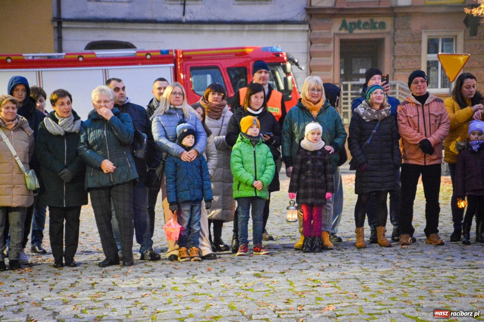 Zdjęcie w galerii na portalu naszraciborz.pl: Gęś i coca-cola. Święty Marcin przywitał mieszkańców Krzanowic w rytmie dixie wiadomości z regionu