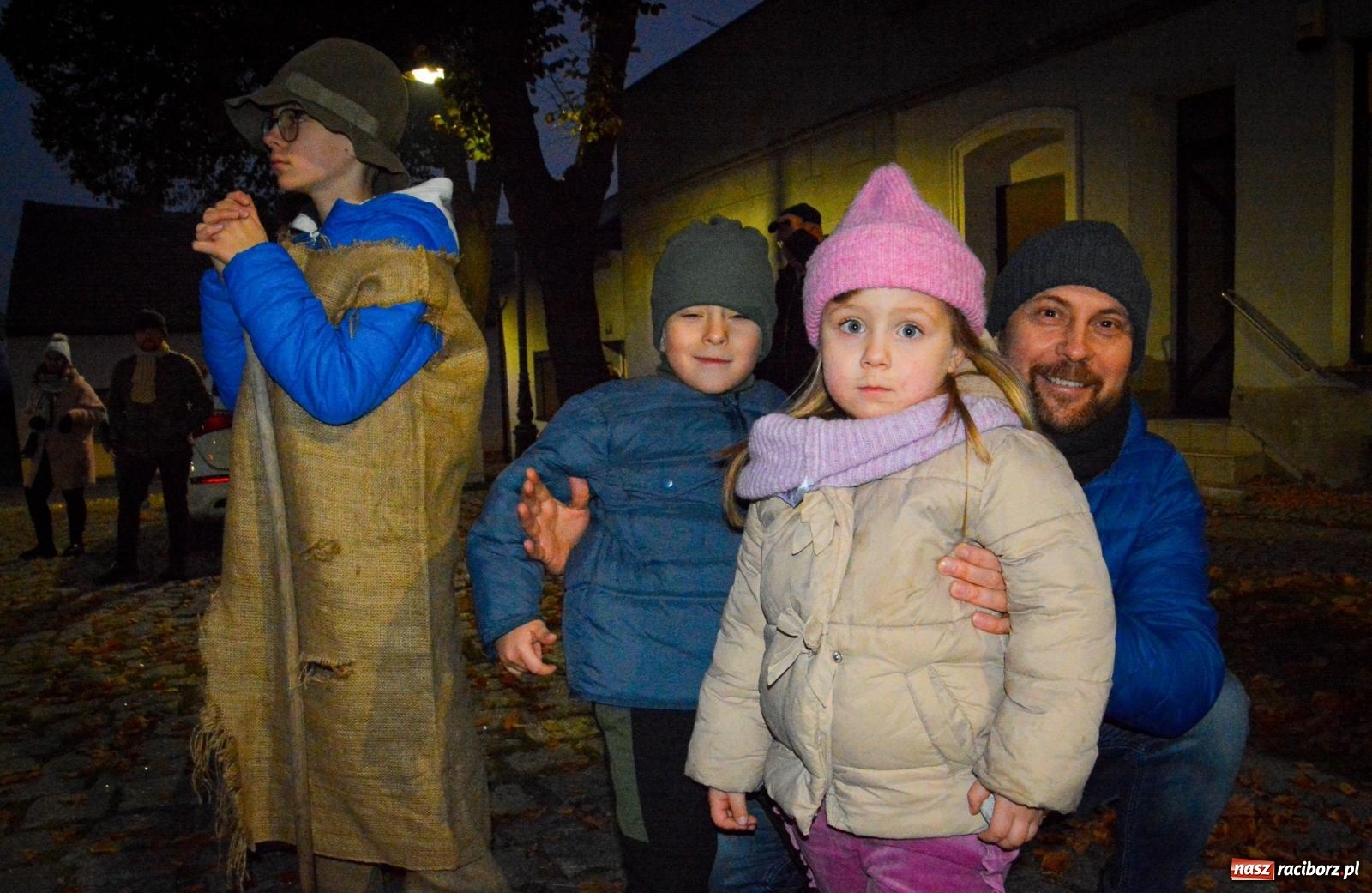 Zdjęcie w galerii na portalu naszraciborz.pl: Gęś i coca-cola. Święty Marcin przywitał mieszkańców Krzanowic w rytmie dixie wiadomości z regionu
