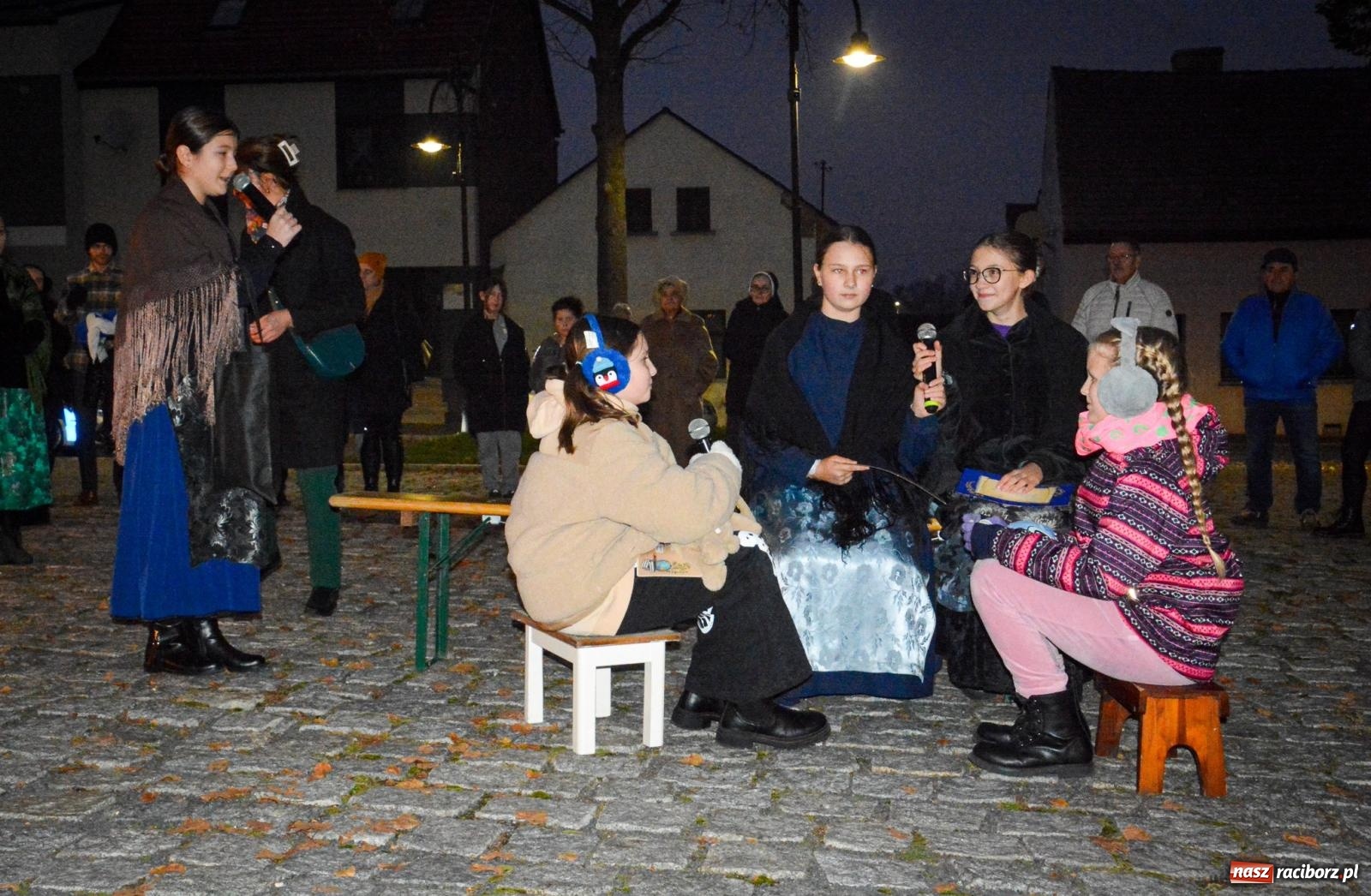 Zdjęcie w galerii na portalu naszraciborz.pl: Gęś i coca-cola. Święty Marcin przywitał mieszkańców Krzanowic w rytmie dixie wiadomości z regionu