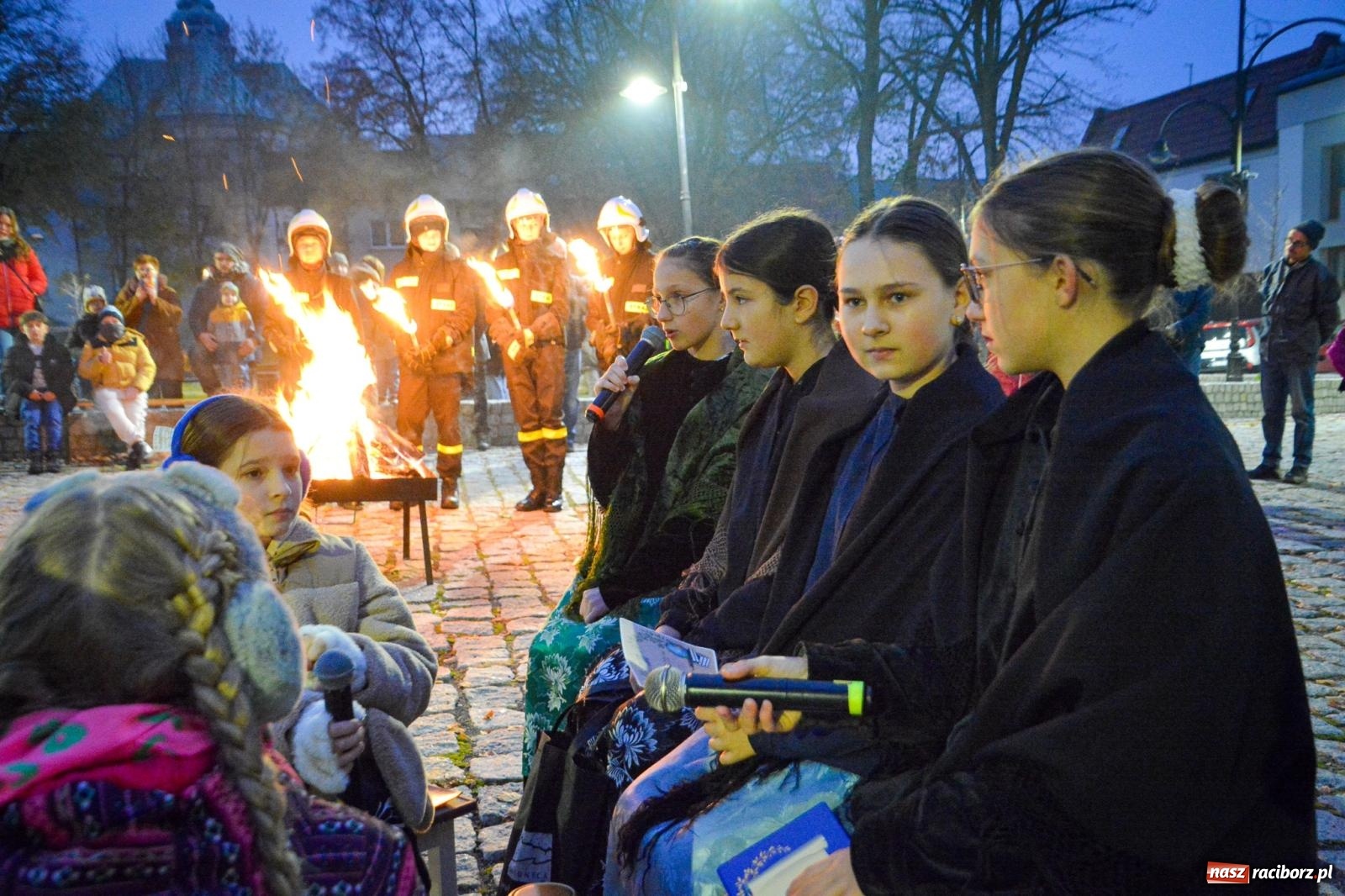 Zdjęcie w galerii na portalu naszraciborz.pl: Gęś i coca-cola. Święty Marcin przywitał mieszkańców Krzanowic w rytmie dixie wiadomości z regionu
