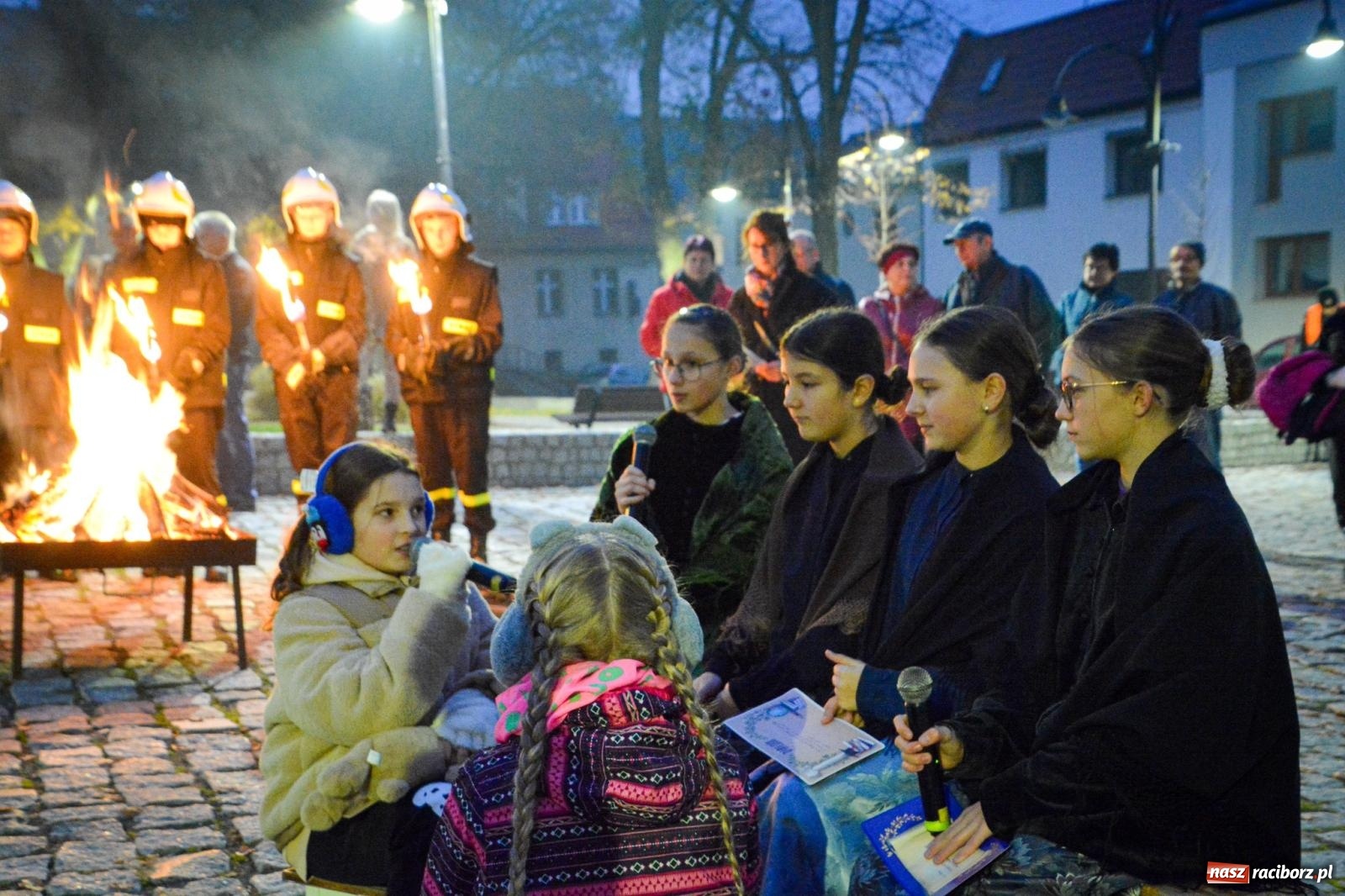 Zdjęcie w galerii na portalu naszraciborz.pl: Gęś i coca-cola. Święty Marcin przywitał mieszkańców Krzanowic w rytmie dixie wiadomości z regionu