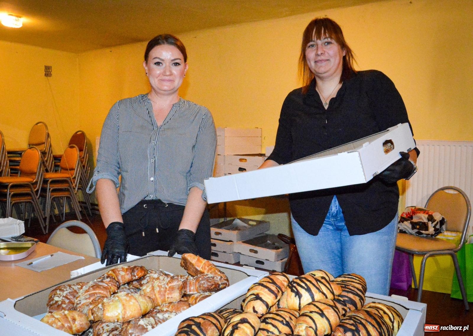 Zdjęcie w galerii na portalu naszraciborz.pl: Gęś i coca-cola. Święty Marcin przywitał mieszkańców Krzanowic w rytmie dixie wiadomości z regionu