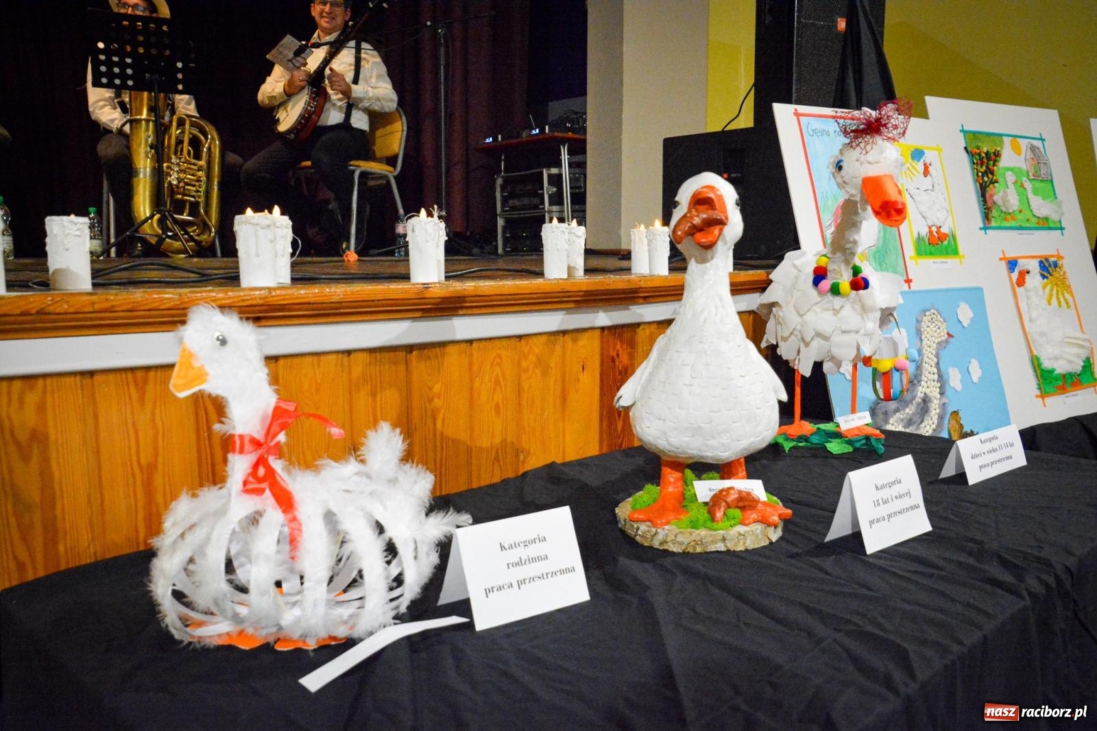 Zdjęcie w galerii na portalu naszraciborz.pl: Gęś i coca-cola. Święty Marcin przywitał mieszkańców Krzanowic w rytmie dixie wiadomości z regionu