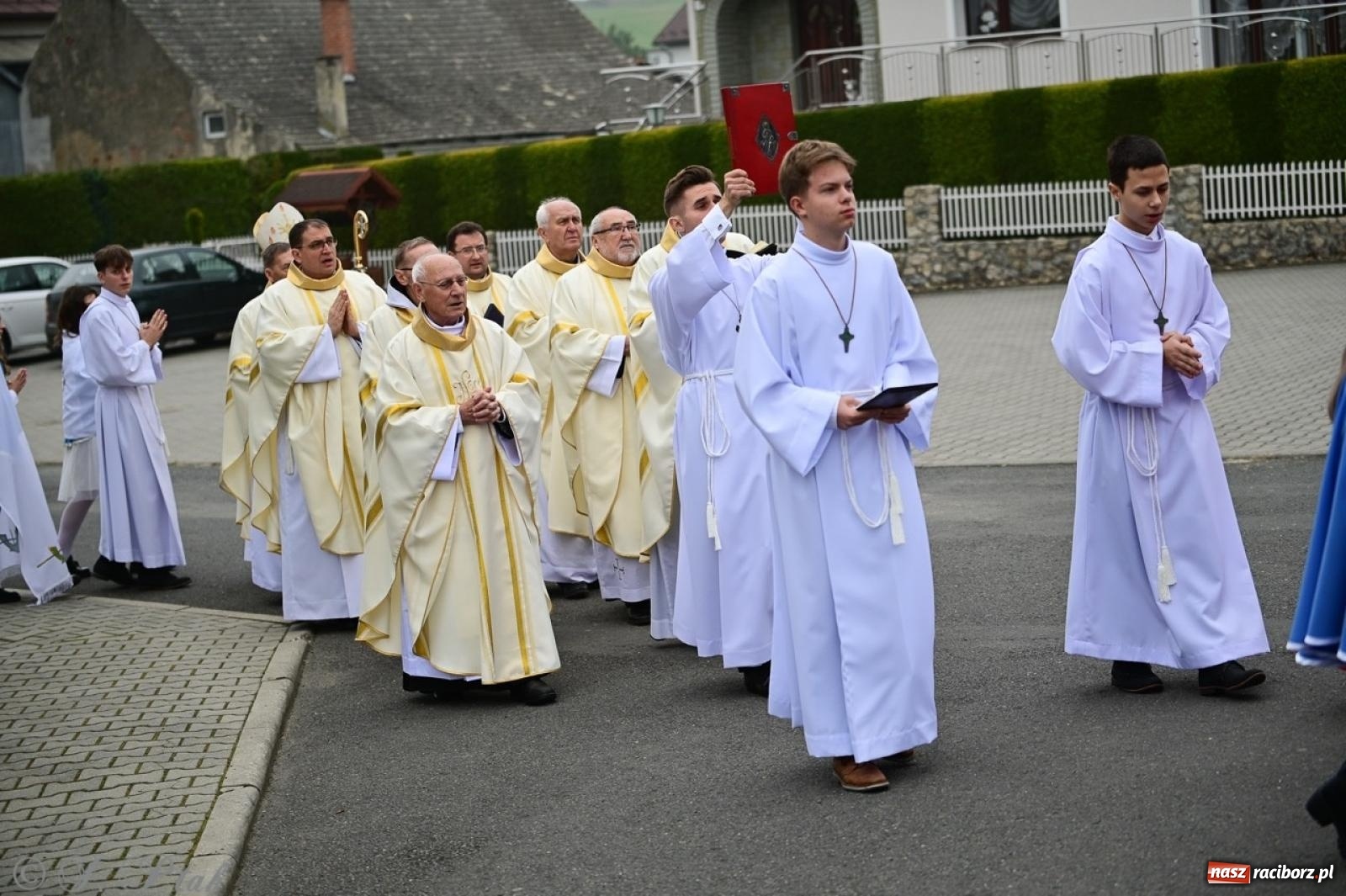 Zdjęcie w galerii na portalu naszraciborz.pl: Parafia Owsiszcze świętuje 100-lecie konsekracji kościoła wiadomości z regionu