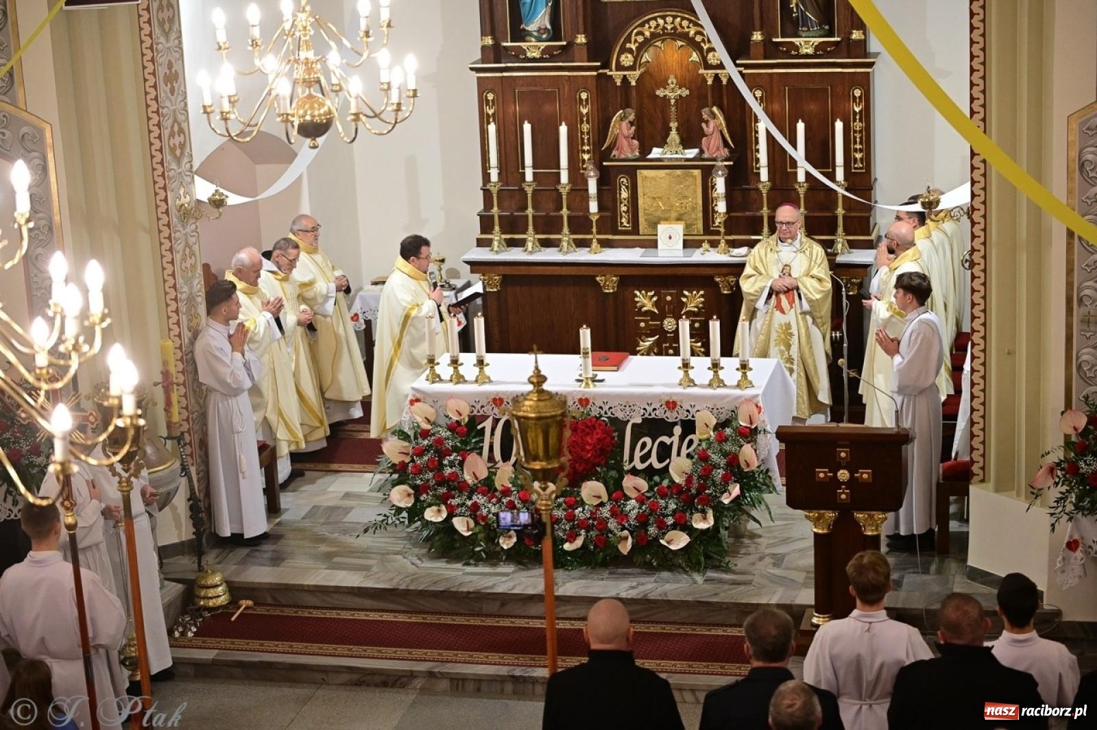 Zdjęcie w galerii na portalu naszraciborz.pl: Parafia Owsiszcze świętuje 100-lecie konsekracji kościoła wiadomości z regionu