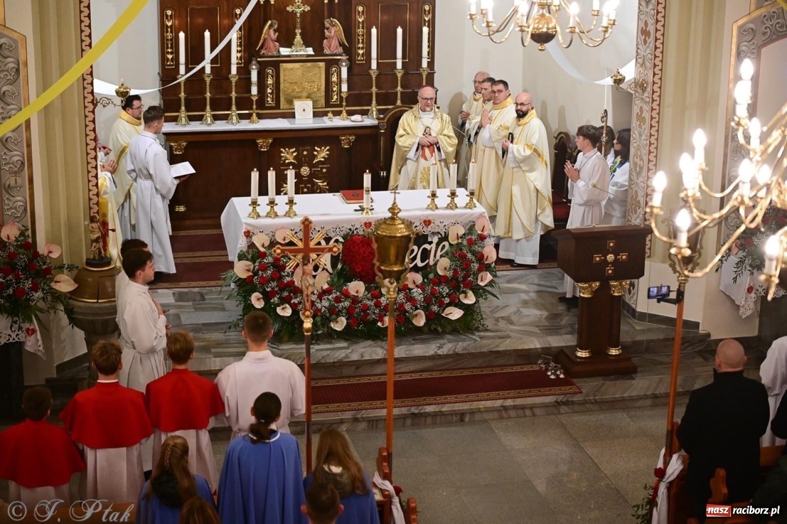 Zdjęcie w galerii na portalu naszraciborz.pl: Parafia Owsiszcze świętuje 100-lecie konsekracji kościoła wiadomości z regionu