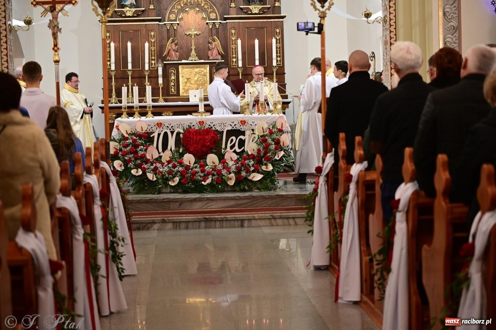 Zdjęcie w galerii na portalu naszraciborz.pl: Parafia Owsiszcze świętuje 100-lecie konsekracji kościoła wiadomości z regionu