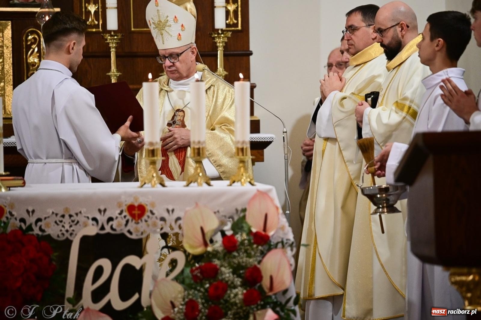 Zdjęcie w galerii na portalu naszraciborz.pl: Parafia Owsiszcze świętuje 100-lecie konsekracji kościoła wiadomości z regionu