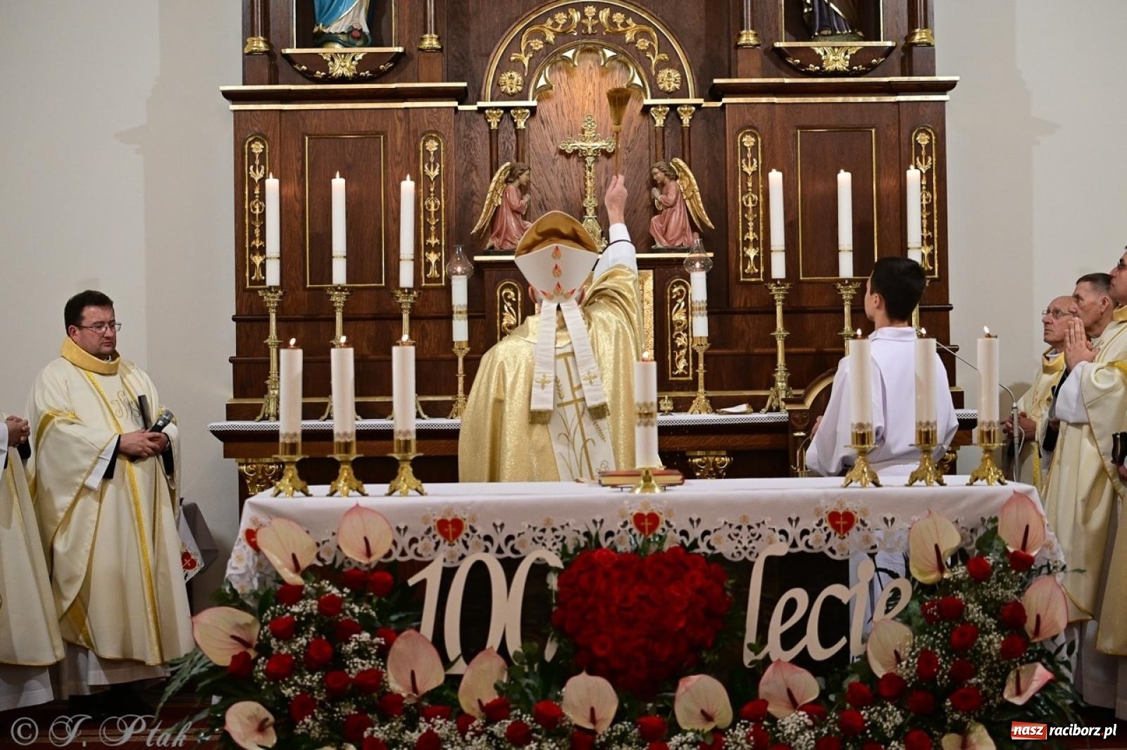 Zdjęcie w galerii na portalu naszraciborz.pl: Parafia Owsiszcze świętuje 100-lecie konsekracji kościoła wiadomości z regionu