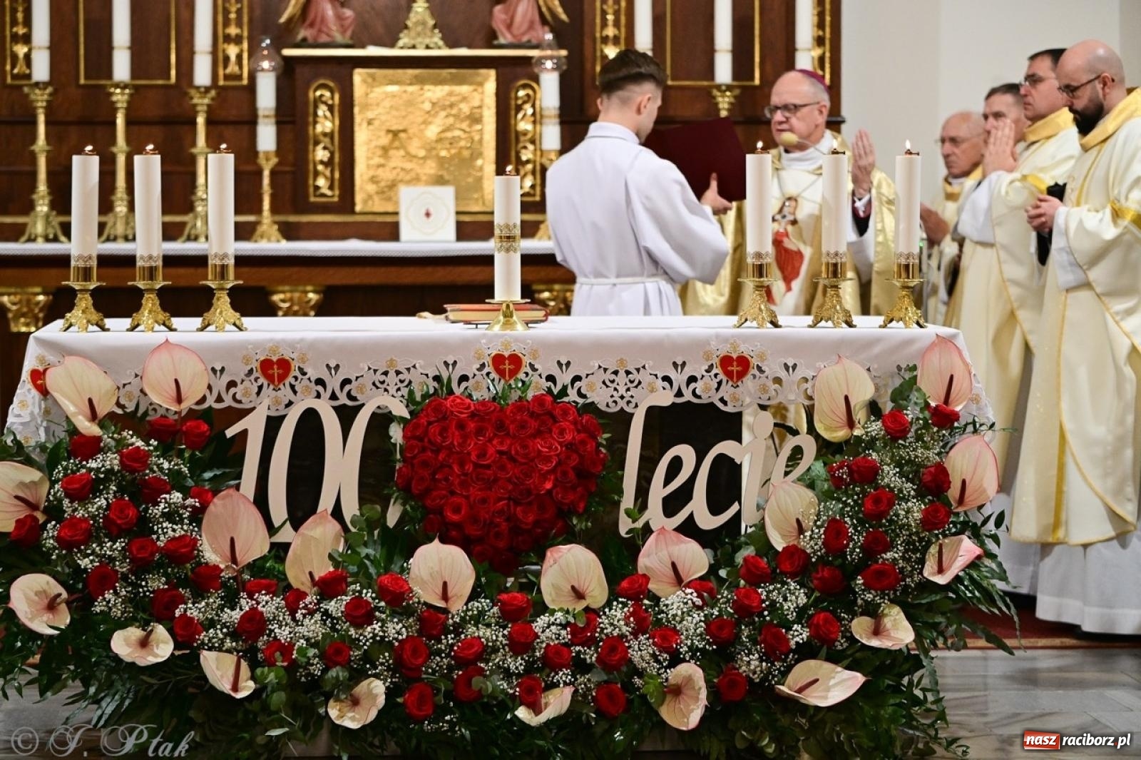 Zdjęcie w galerii na portalu naszraciborz.pl: Parafia Owsiszcze świętuje 100-lecie konsekracji kościoła wiadomości z regionu