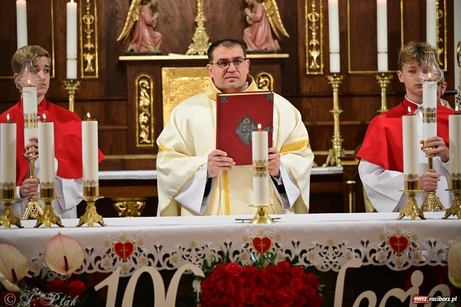Zdjęcie w galerii na portalu naszraciborz.pl: Parafia Owsiszcze świętuje 100-lecie konsekracji kościoła wiadomości z regionu