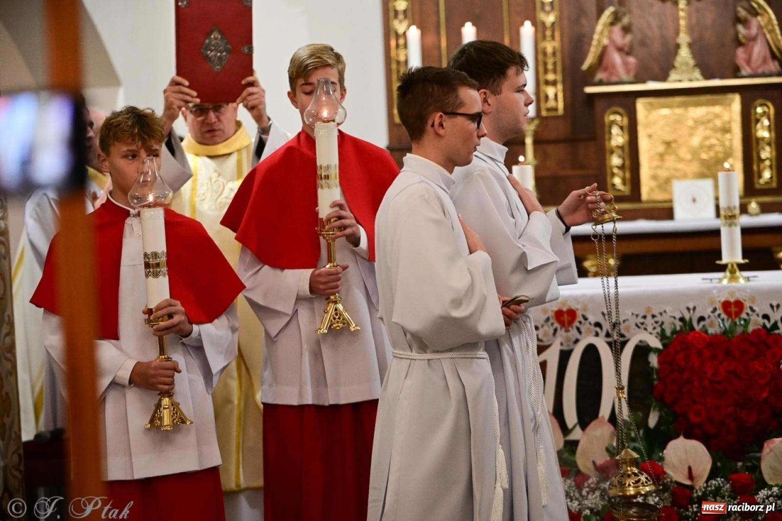 Zdjęcie w galerii na portalu naszraciborz.pl: Parafia Owsiszcze świętuje 100-lecie konsekracji kościoła wiadomości z regionu