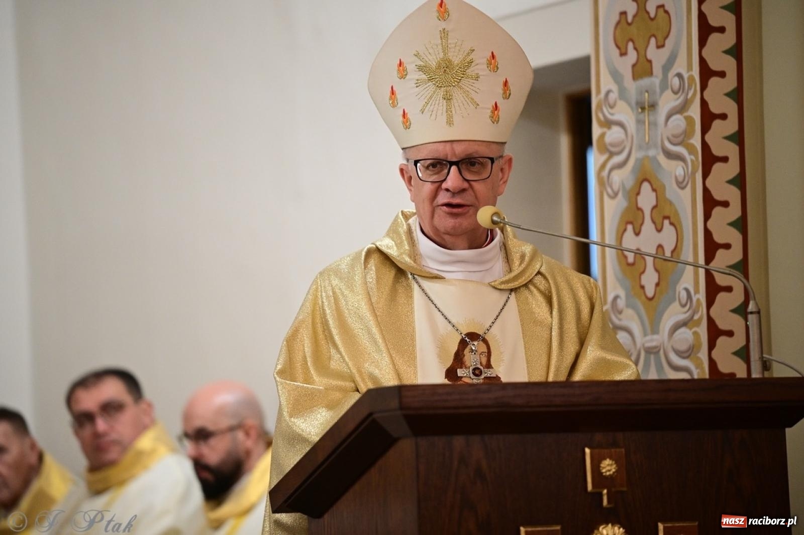 Zdjęcie w galerii na portalu naszraciborz.pl: Parafia Owsiszcze świętuje 100-lecie konsekracji kościoła wiadomości z regionu