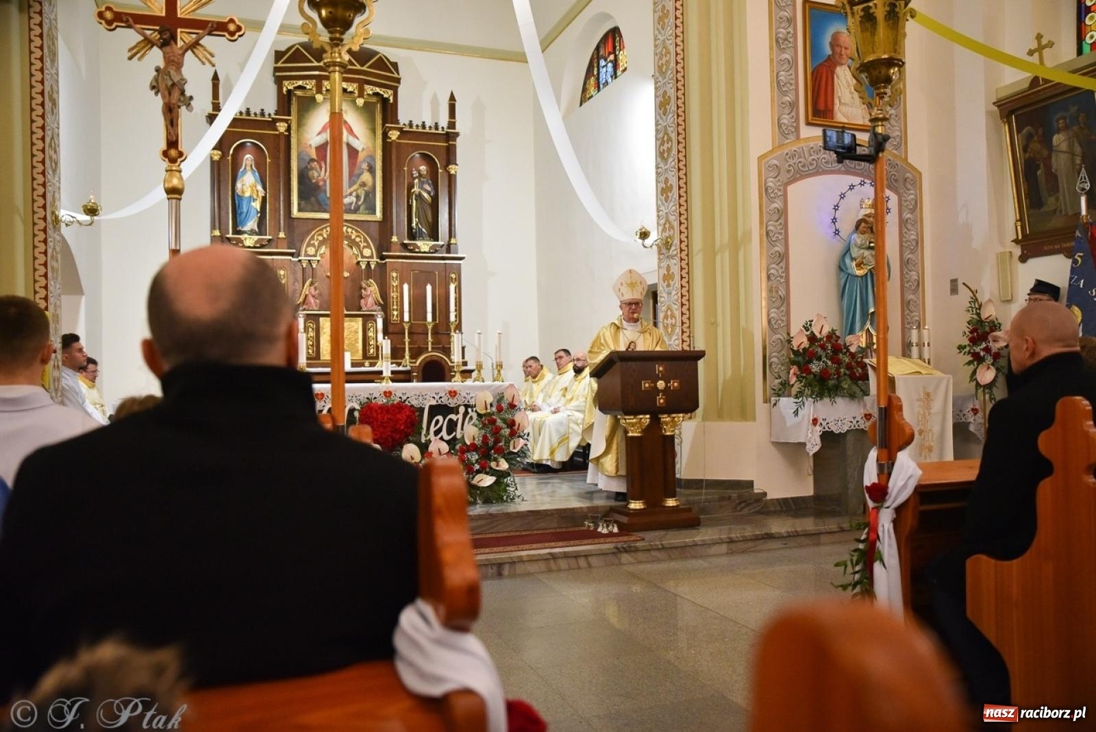 Zdjęcie w galerii na portalu naszraciborz.pl: Parafia Owsiszcze świętuje 100-lecie konsekracji kościoła wiadomości z regionu