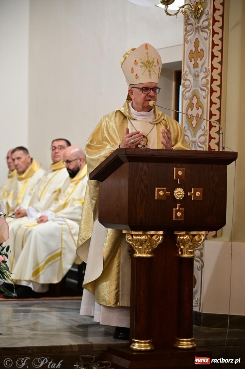 Zdjęcie w galerii na portalu naszraciborz.pl: Parafia Owsiszcze świętuje 100-lecie konsekracji kościoła wiadomości z regionu