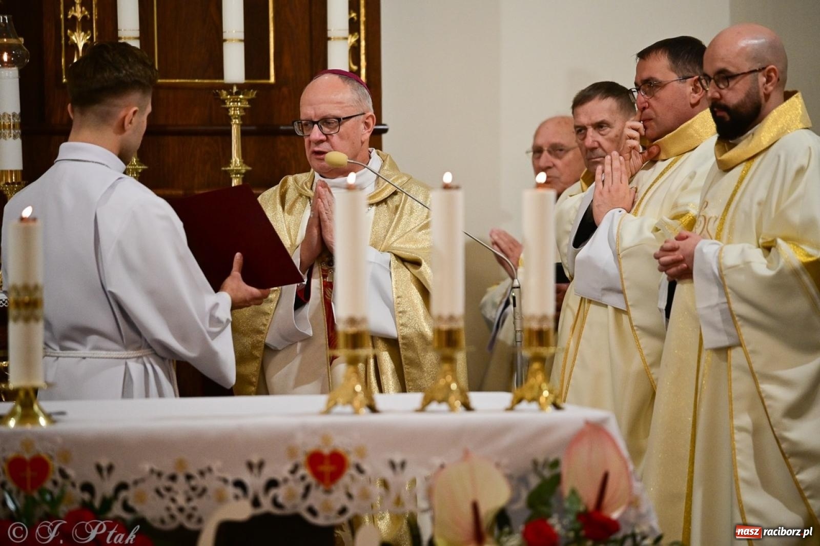 Zdjęcie w galerii na portalu naszraciborz.pl: Parafia Owsiszcze świętuje 100-lecie konsekracji kościoła wiadomości z regionu