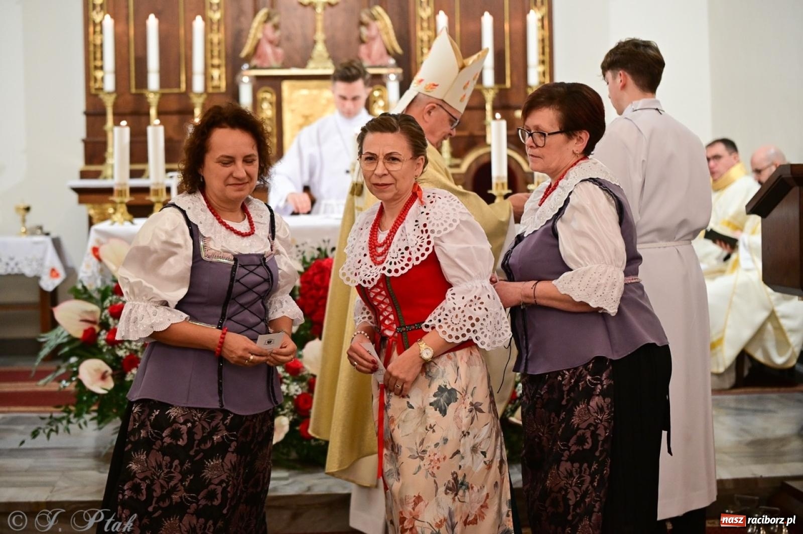 Zdjęcie w galerii na portalu naszraciborz.pl: Parafia Owsiszcze świętuje 100-lecie konsekracji kościoła wiadomości z regionu