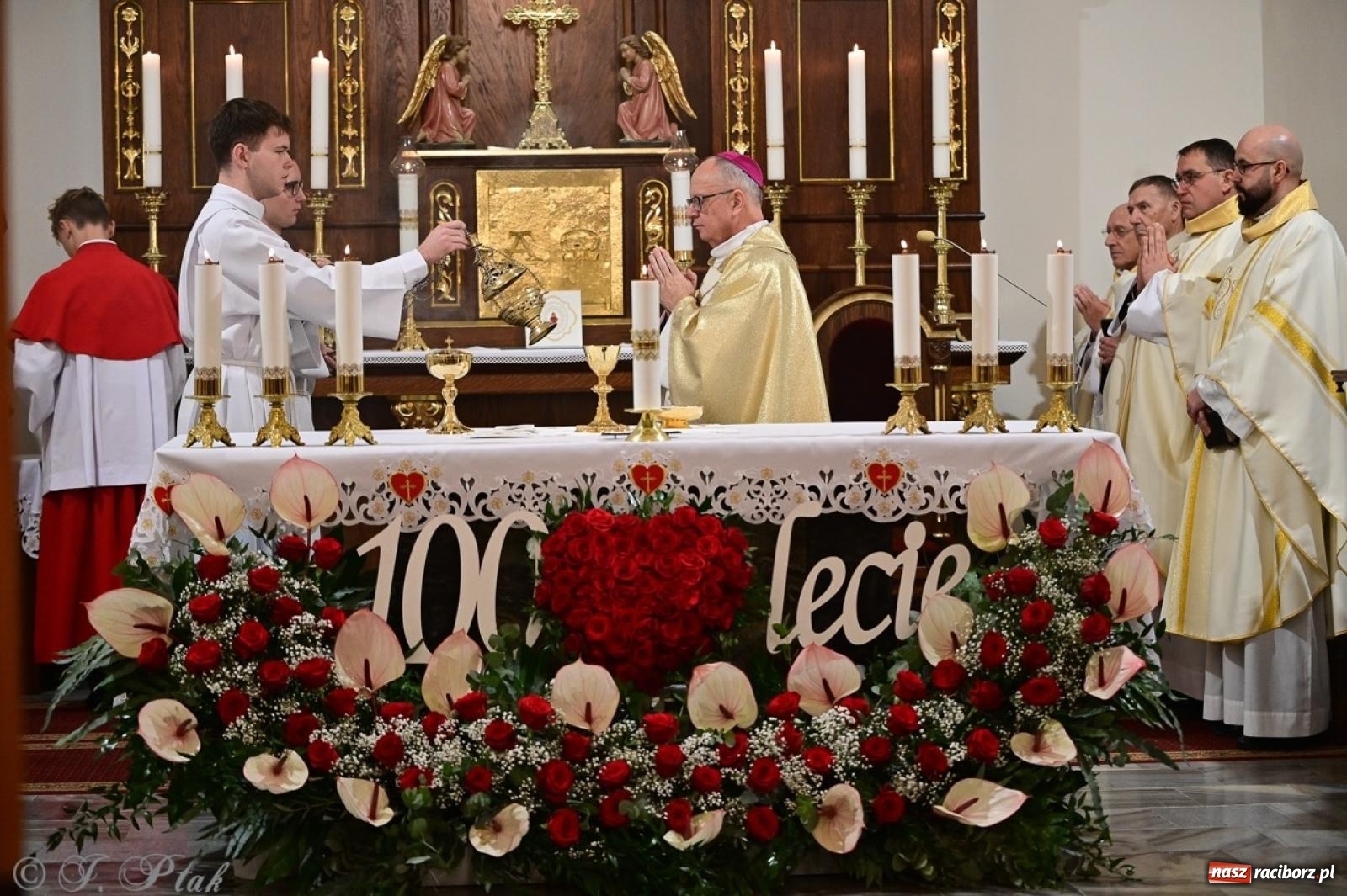 Zdjęcie w galerii na portalu naszraciborz.pl: Parafia Owsiszcze świętuje 100-lecie konsekracji kościoła wiadomości z regionu