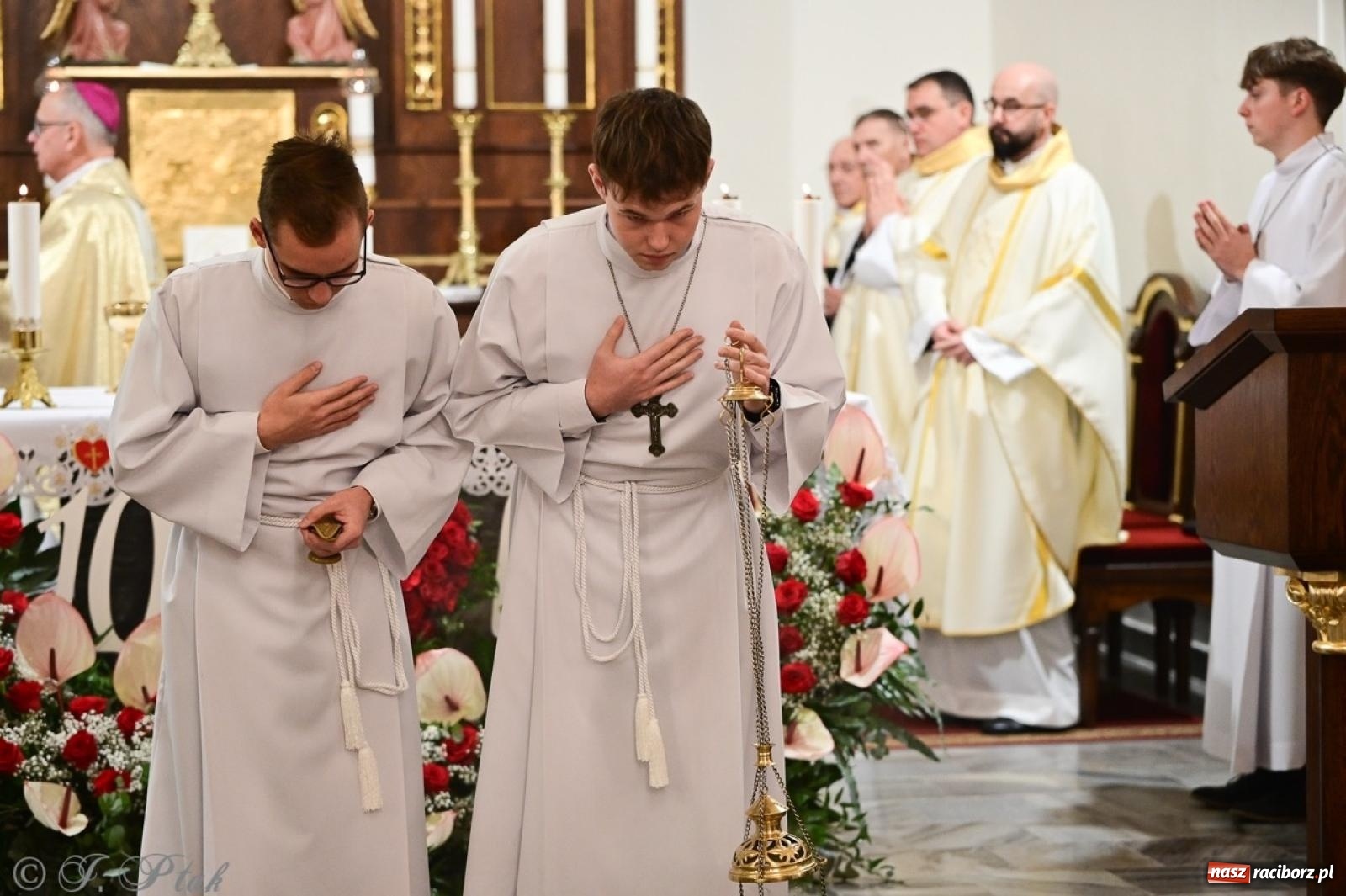 Zdjęcie w galerii na portalu naszraciborz.pl: Parafia Owsiszcze świętuje 100-lecie konsekracji kościoła wiadomości z regionu