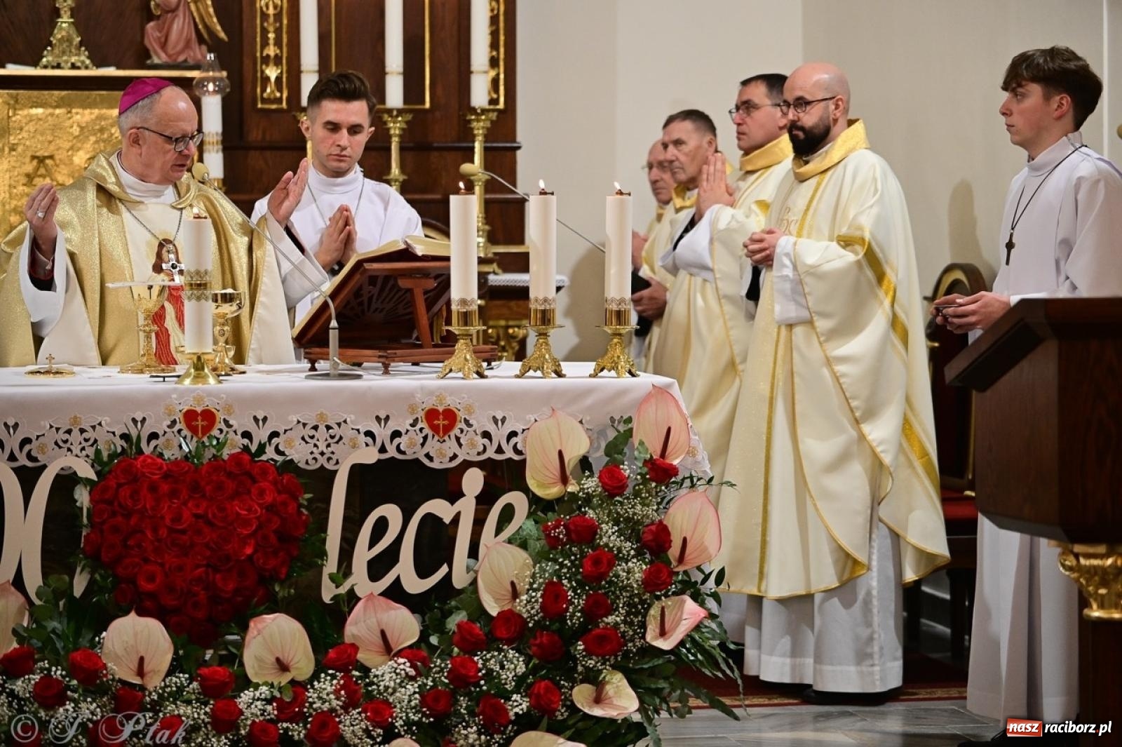 Zdjęcie w galerii na portalu naszraciborz.pl: Parafia Owsiszcze świętuje 100-lecie konsekracji kościoła wiadomości z regionu