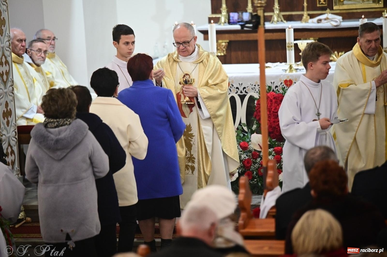 Zdjęcie w galerii na portalu naszraciborz.pl: Parafia Owsiszcze świętuje 100-lecie konsekracji kościoła wiadomości z regionu