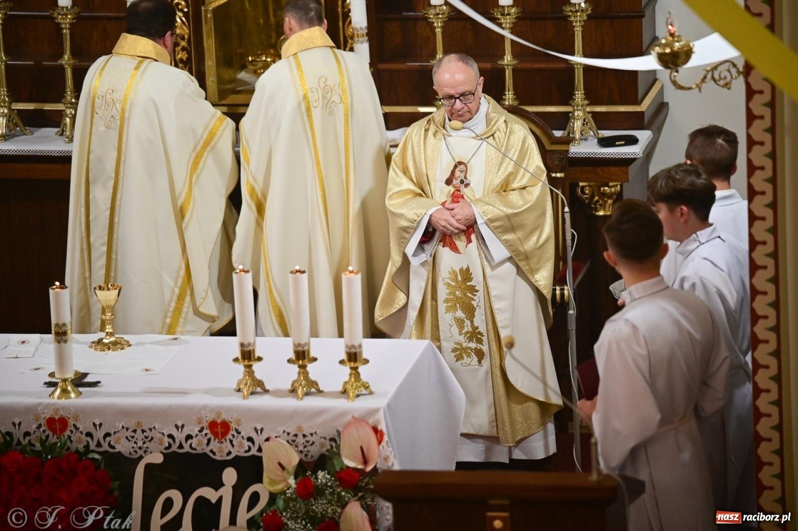 Zdjęcie w galerii na portalu naszraciborz.pl: Parafia Owsiszcze świętuje 100-lecie konsekracji kościoła wiadomości z regionu