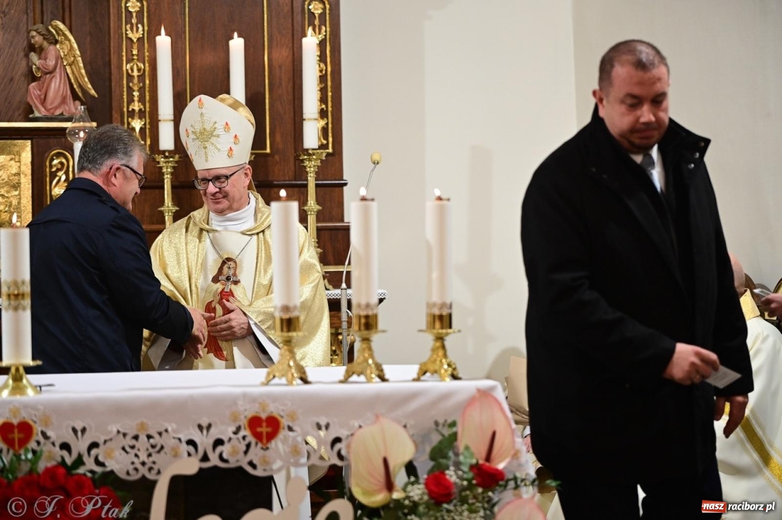 Zdjęcie w galerii na portalu naszraciborz.pl: Parafia Owsiszcze świętuje 100-lecie konsekracji kościoła wiadomości z regionu