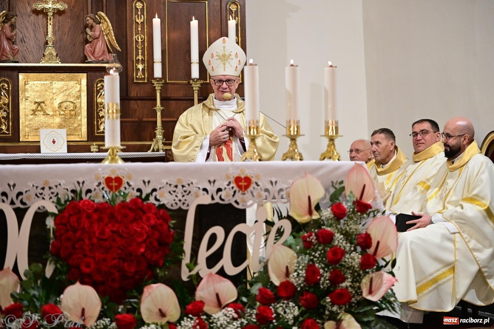 Zdjęcie w galerii na portalu naszraciborz.pl: Parafia Owsiszcze świętuje 100-lecie konsekracji kościoła wiadomości z regionu
