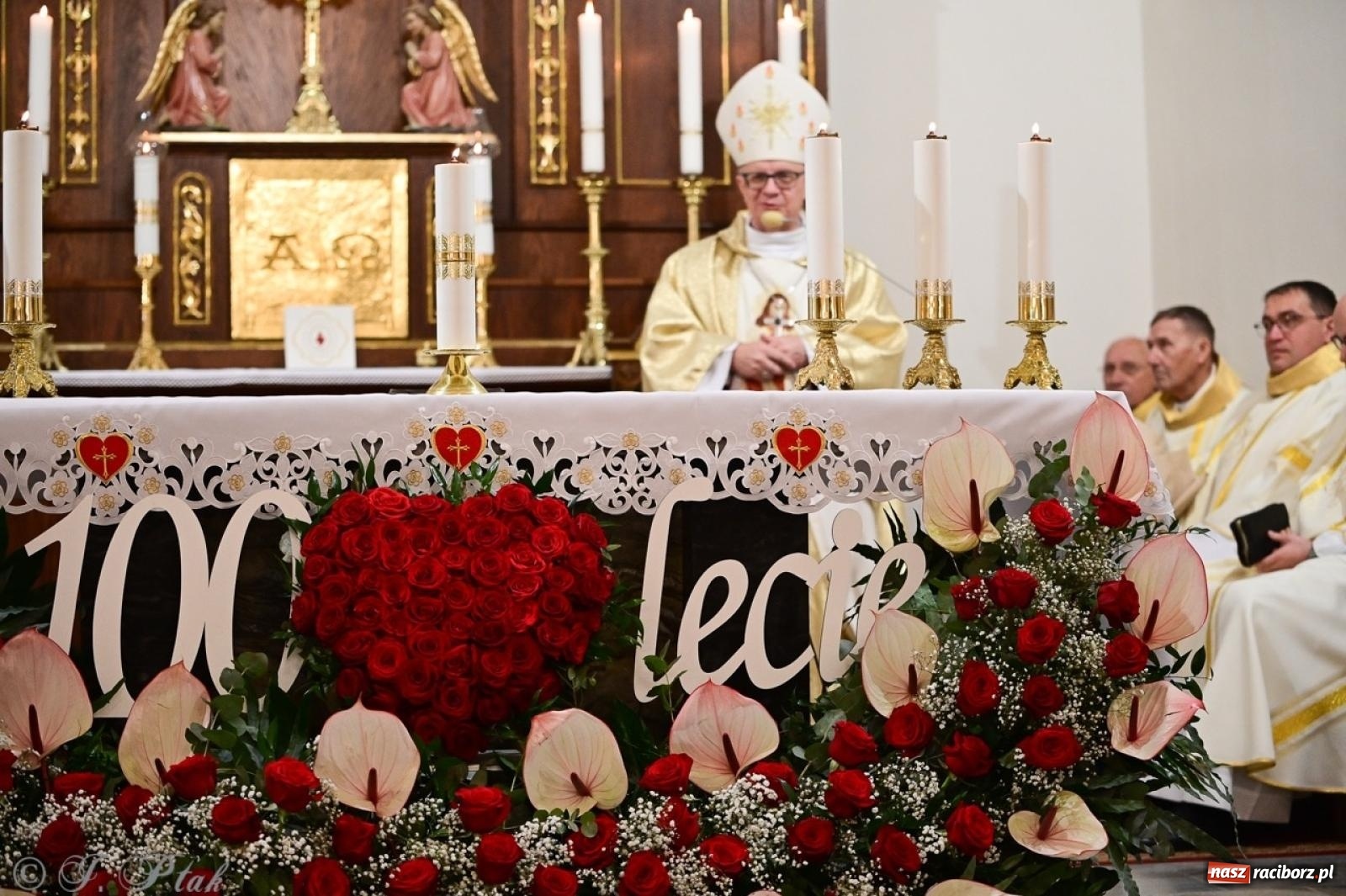 Zdjęcie w galerii na portalu naszraciborz.pl: Parafia Owsiszcze świętuje 100-lecie konsekracji kościoła wiadomości z regionu