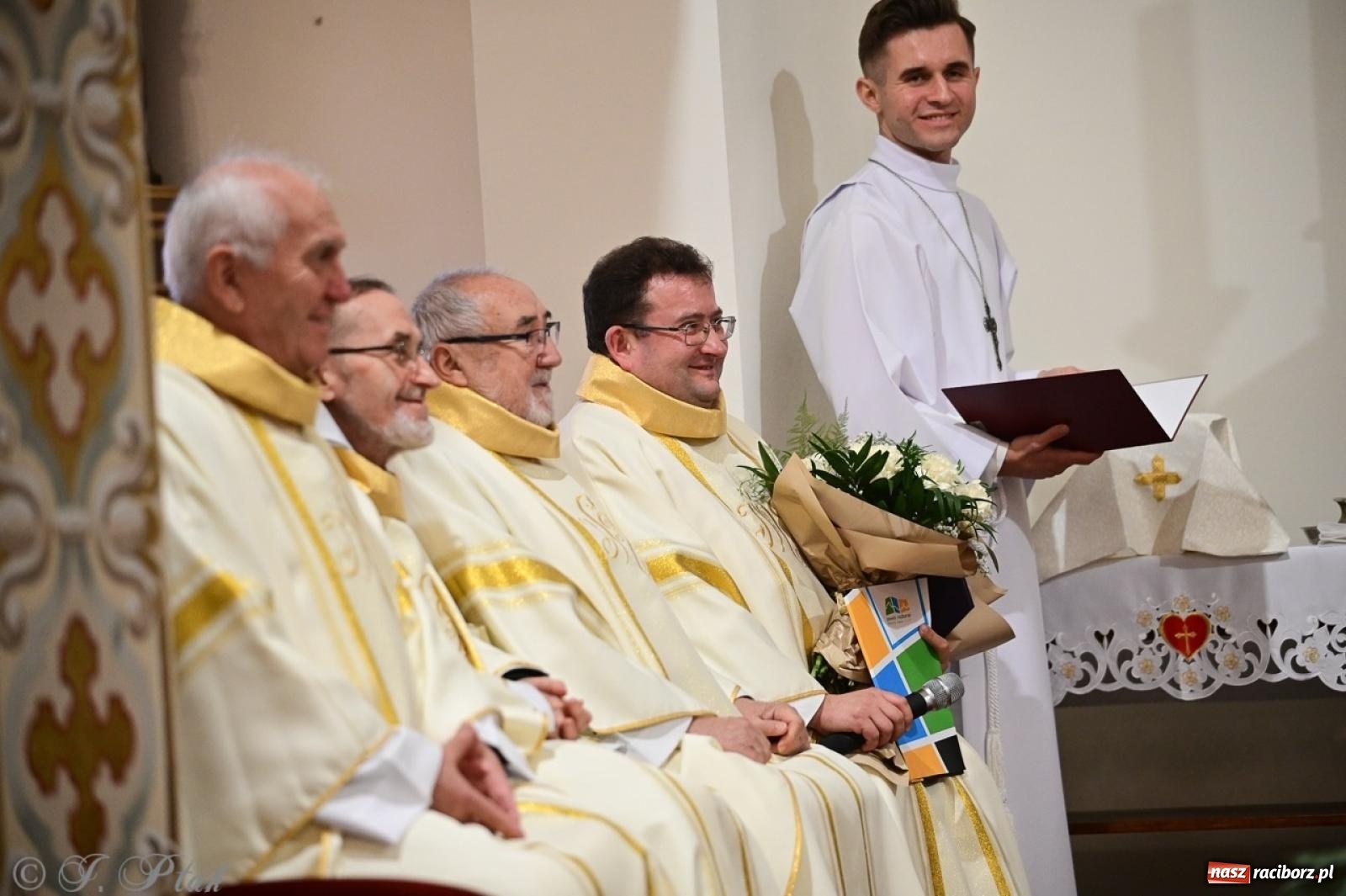 Zdjęcie w galerii na portalu naszraciborz.pl: Parafia Owsiszcze świętuje 100-lecie konsekracji kościoła wiadomości z regionu