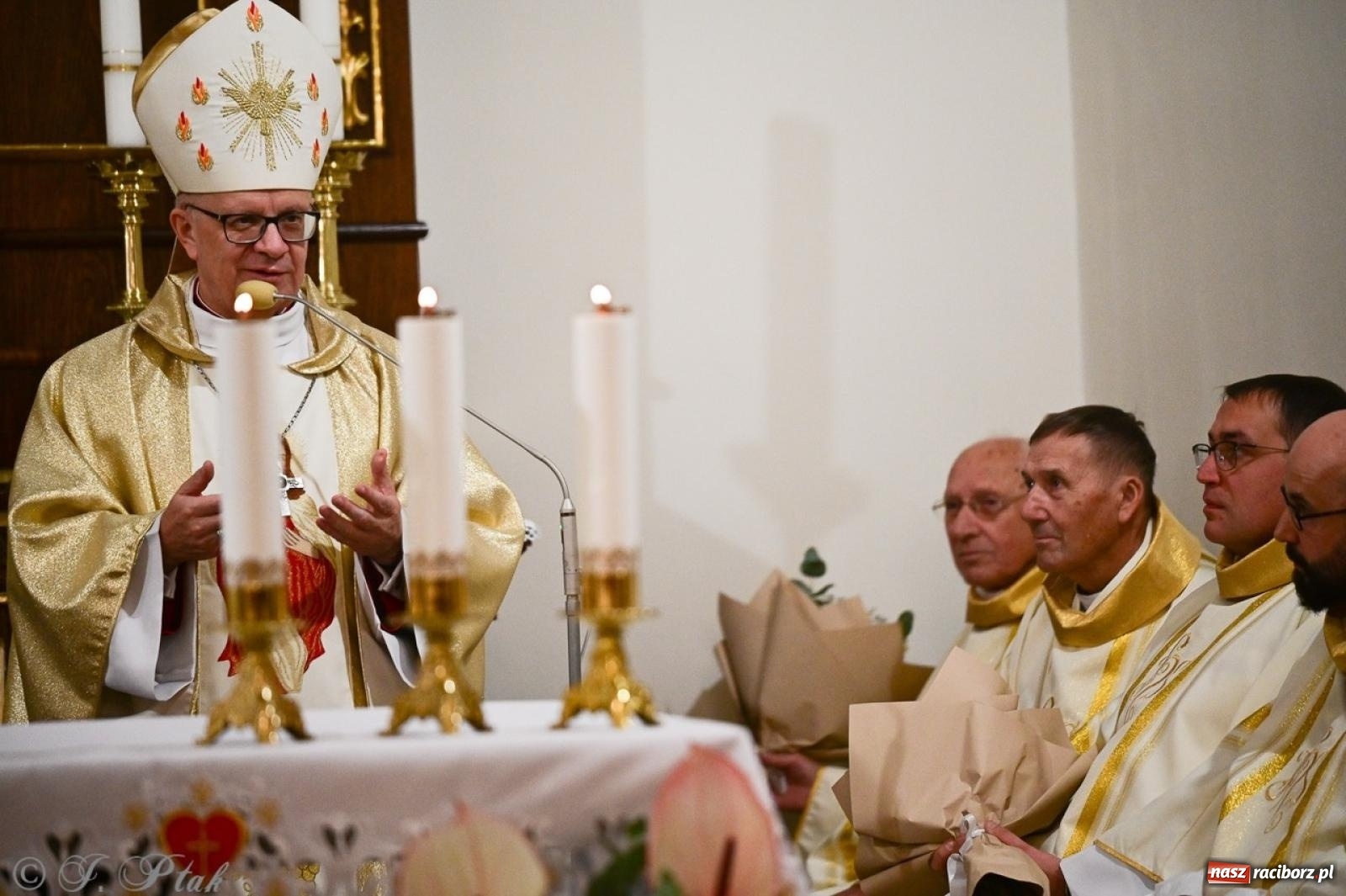 Zdjęcie w galerii na portalu naszraciborz.pl: Parafia Owsiszcze świętuje 100-lecie konsekracji kościoła wiadomości z regionu