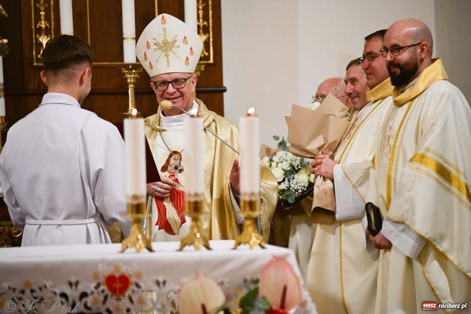 Zdjęcie w galerii na portalu naszraciborz.pl: Parafia Owsiszcze świętuje 100-lecie konsekracji kościoła wiadomości z regionu