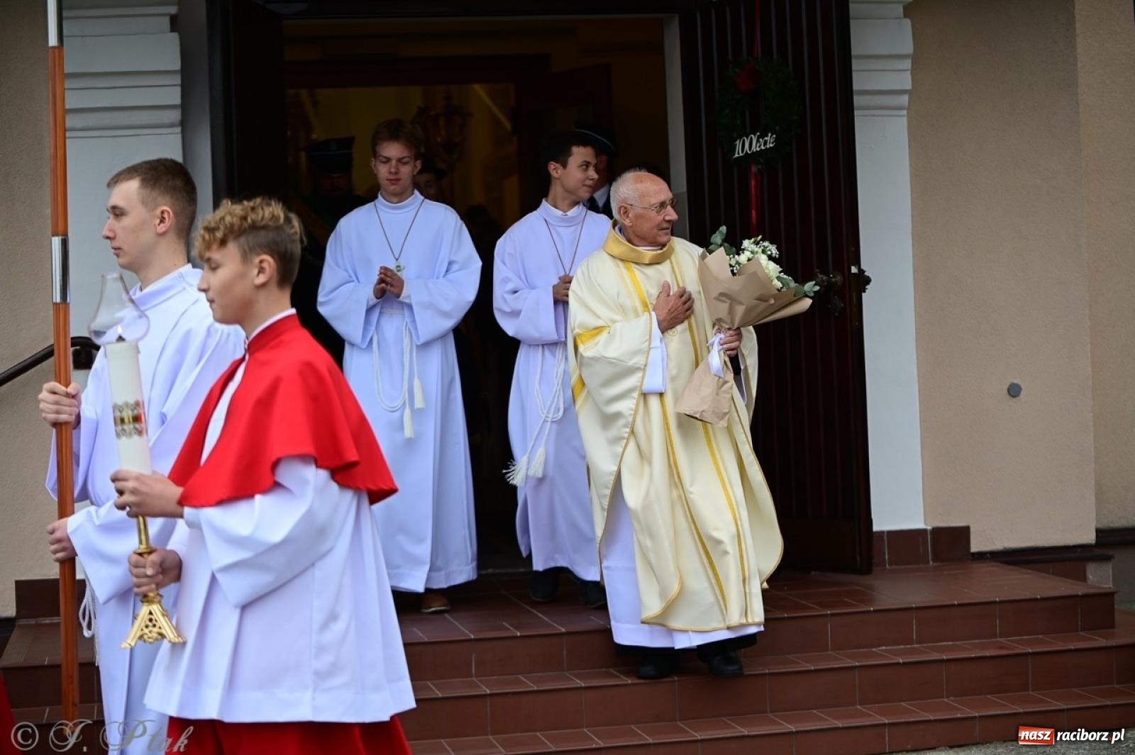 Zdjęcie w galerii na portalu naszraciborz.pl: Parafia Owsiszcze świętuje 100-lecie konsekracji kościoła wiadomości z regionu