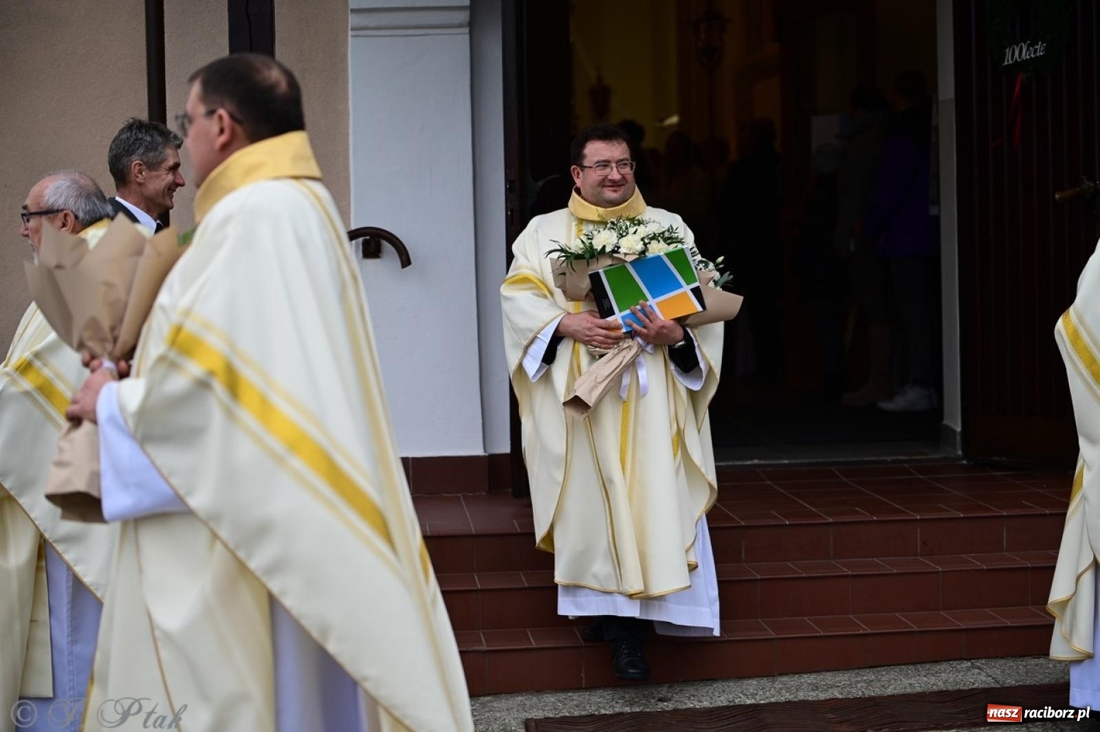 Zdjęcie w galerii na portalu naszraciborz.pl: Parafia Owsiszcze świętuje 100-lecie konsekracji kościoła wiadomości z regionu