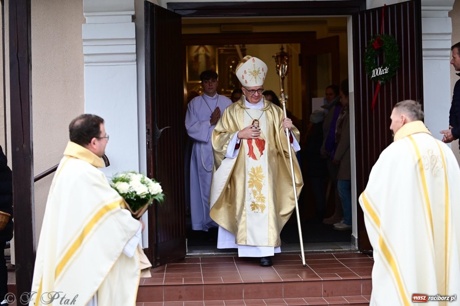 Zdjęcie w galerii na portalu naszraciborz.pl: Parafia Owsiszcze świętuje 100-lecie konsekracji kościoła wiadomości z regionu