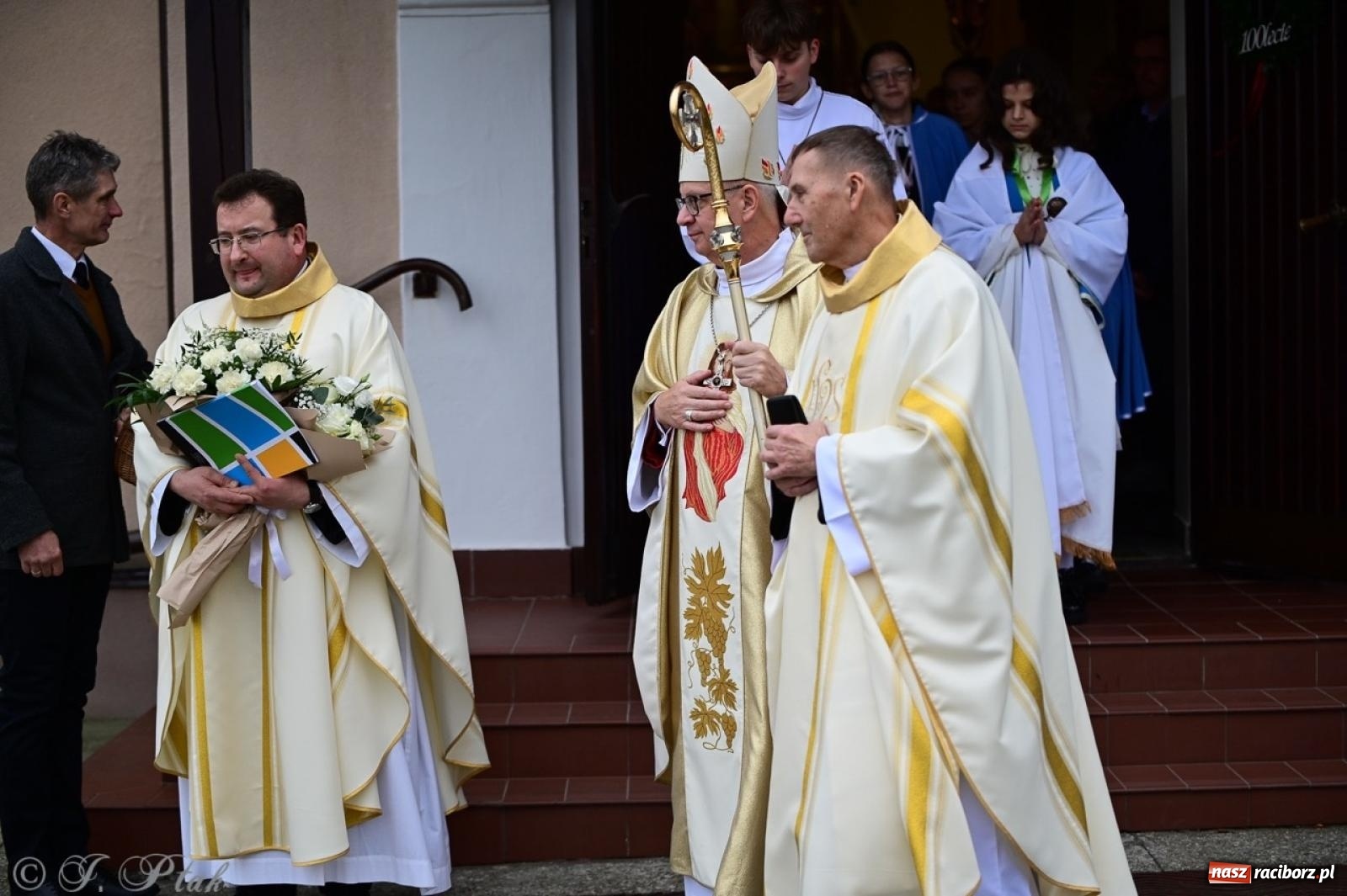 Zdjęcie w galerii na portalu naszraciborz.pl: Parafia Owsiszcze świętuje 100-lecie konsekracji kościoła wiadomości z regionu