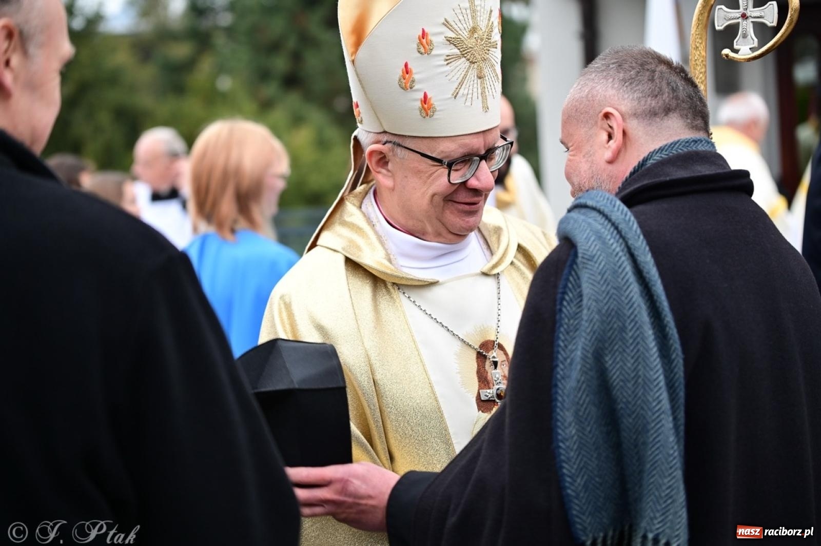 Zdjęcie w galerii na portalu naszraciborz.pl: Parafia Owsiszcze świętuje 100-lecie konsekracji kościoła wiadomości z regionu