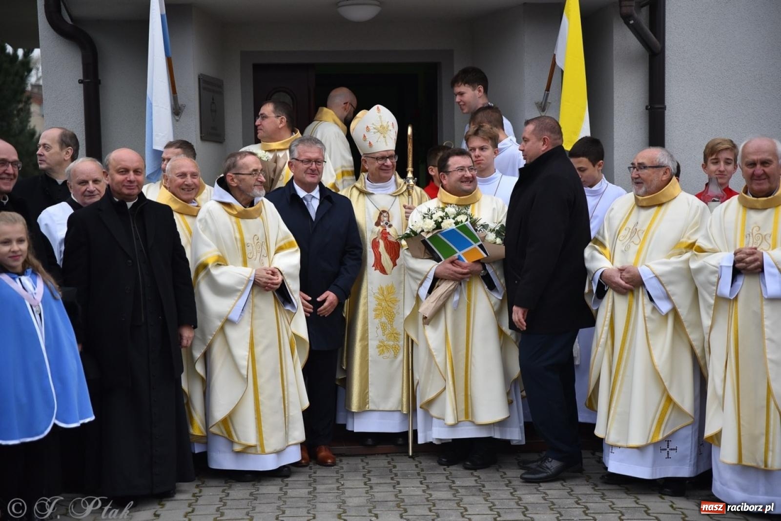 Zdjęcie w galerii na portalu naszraciborz.pl: Parafia Owsiszcze świętuje 100-lecie konsekracji kościoła wiadomości z regionu