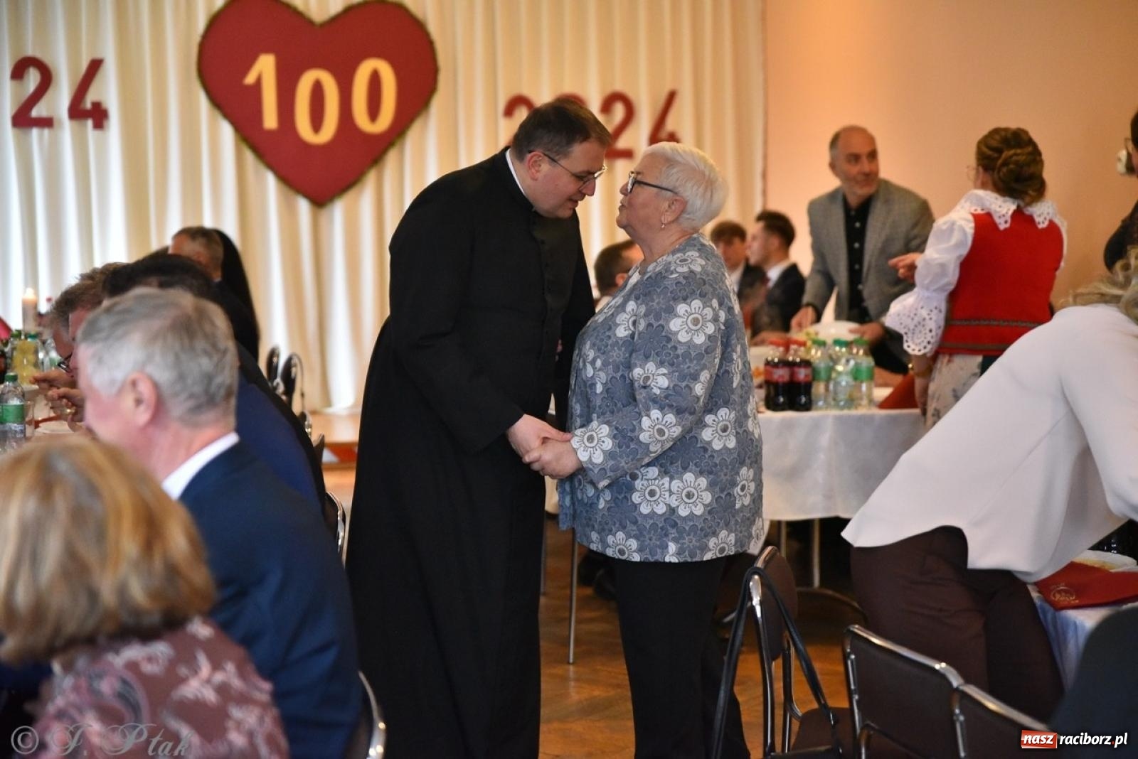 Zdjęcie w galerii na portalu naszraciborz.pl: Parafia Owsiszcze świętuje 100-lecie konsekracji kościoła wiadomości z regionu