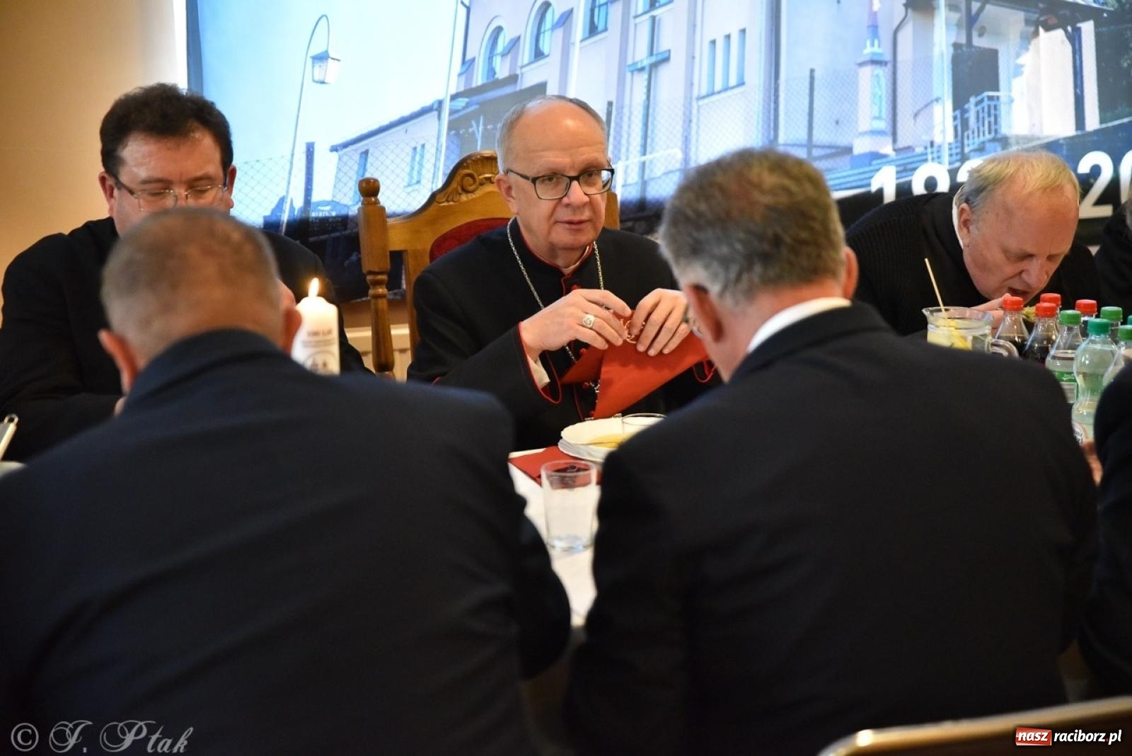 Zdjęcie w galerii na portalu naszraciborz.pl: Parafia Owsiszcze świętuje 100-lecie konsekracji kościoła wiadomości z regionu