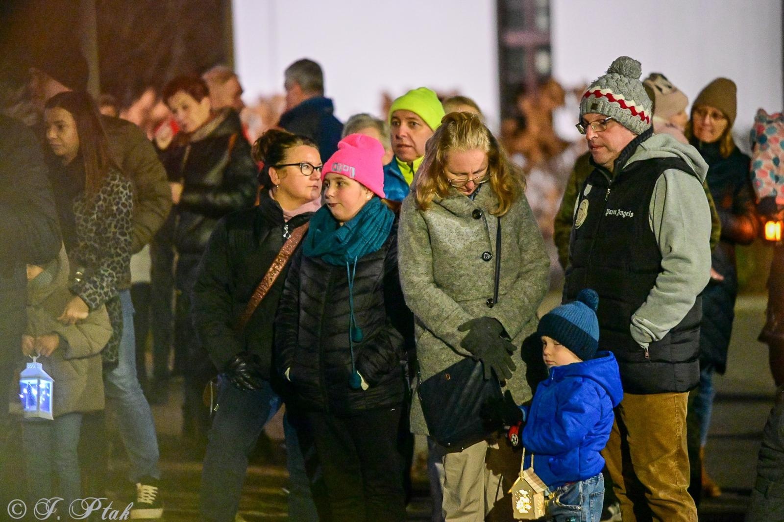 Zdjęcie w galerii na portalu naszraciborz.pl: VIII Orszak św. Marcina przeszedł przez Rudy wiadomości z regionu