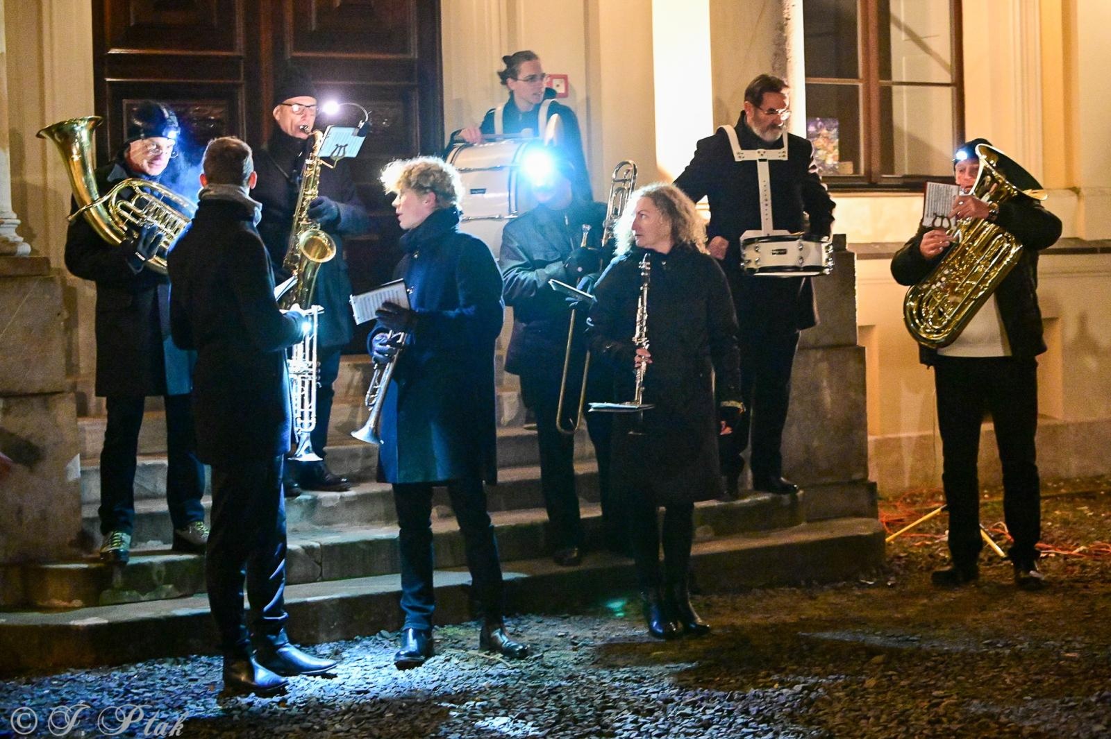 Zdjęcie w galerii na portalu naszraciborz.pl: VIII Orszak św. Marcina przeszedł przez Rudy wiadomości z regionu