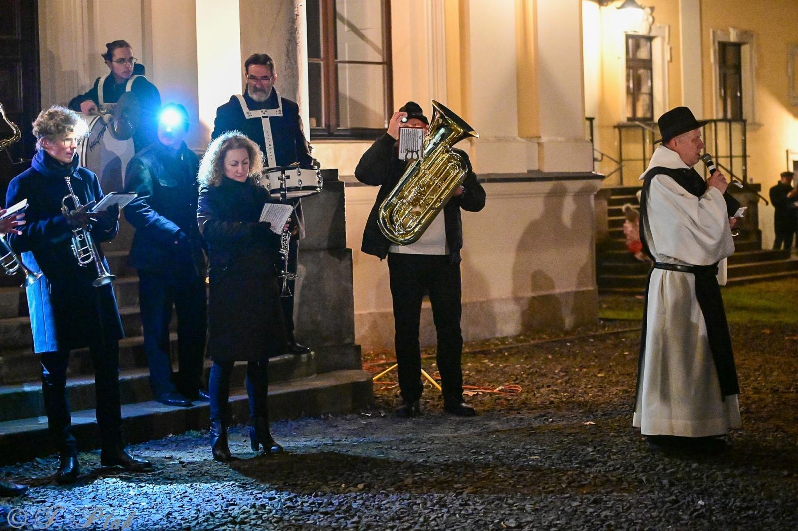 Zdjęcie w galerii na portalu naszraciborz.pl: VIII Orszak św. Marcina przeszedł przez Rudy wiadomości z regionu